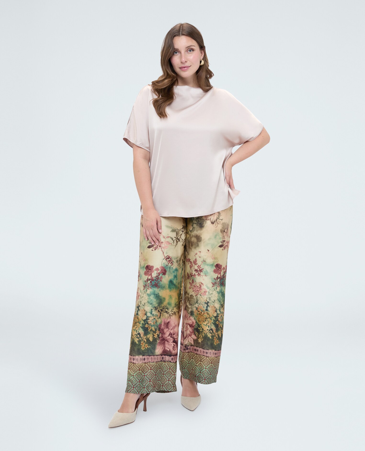 Blusa de mujer de raso con escote barco y cut-out tejido de viscosa suave para una sensación agradable sobre la piel - Fiorella Rubino - Rosa Rosa-3