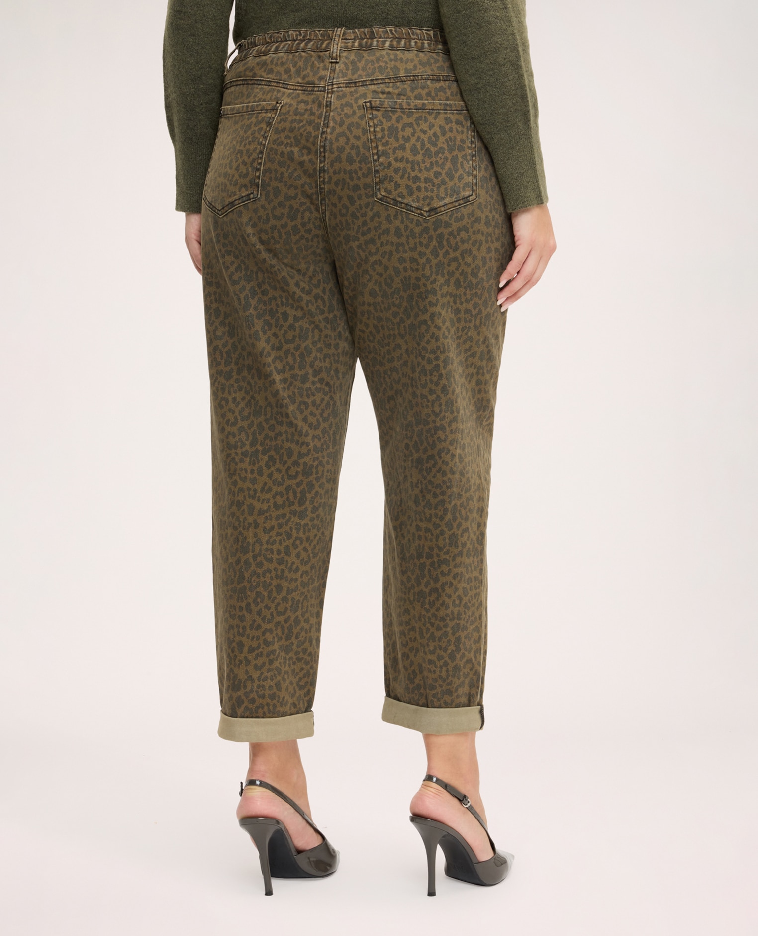 Imagen 2 de Jeans de mujer barrel animal print ajuste y diseño para el máximo confort - Fiorella Rubino - Verde militar Verde militar