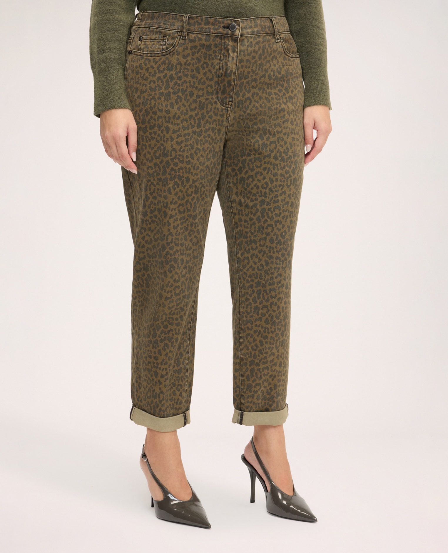 Imagen 3 de Jeans de mujer barrel animal print ajuste y diseño para el máximo confort - Fiorella Rubino - Verde militar Verde militar