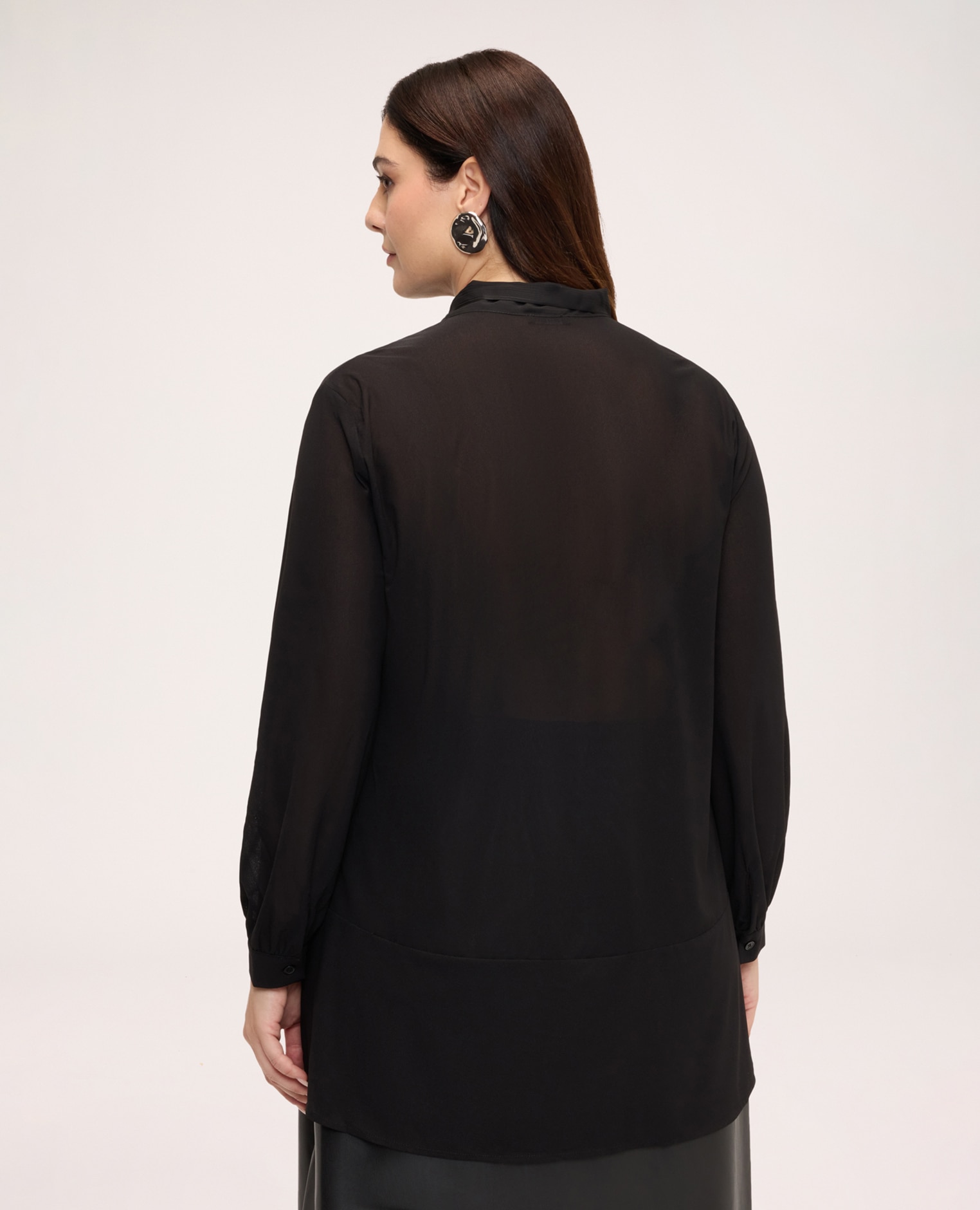 Imagen 2 de Blusa de mujer con lazo prenda ligera para un movimiento agradable - Fiorella Rubino - Negro Negro
