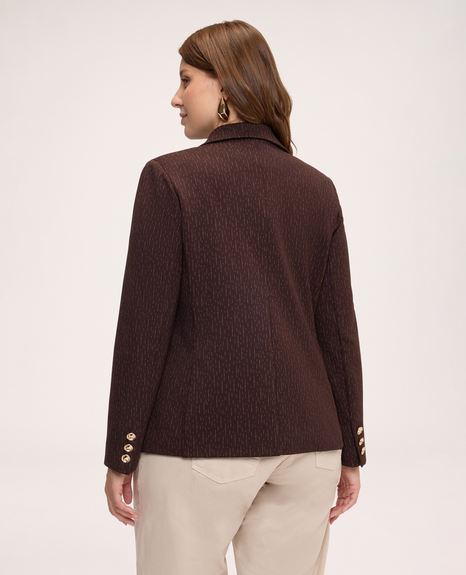 Imagen 2 de Blazer de mujer con cierre asimétrico fondo redondeado bolsillo delantero ribeteado - Fiorella Rubino - Marrón Marrón