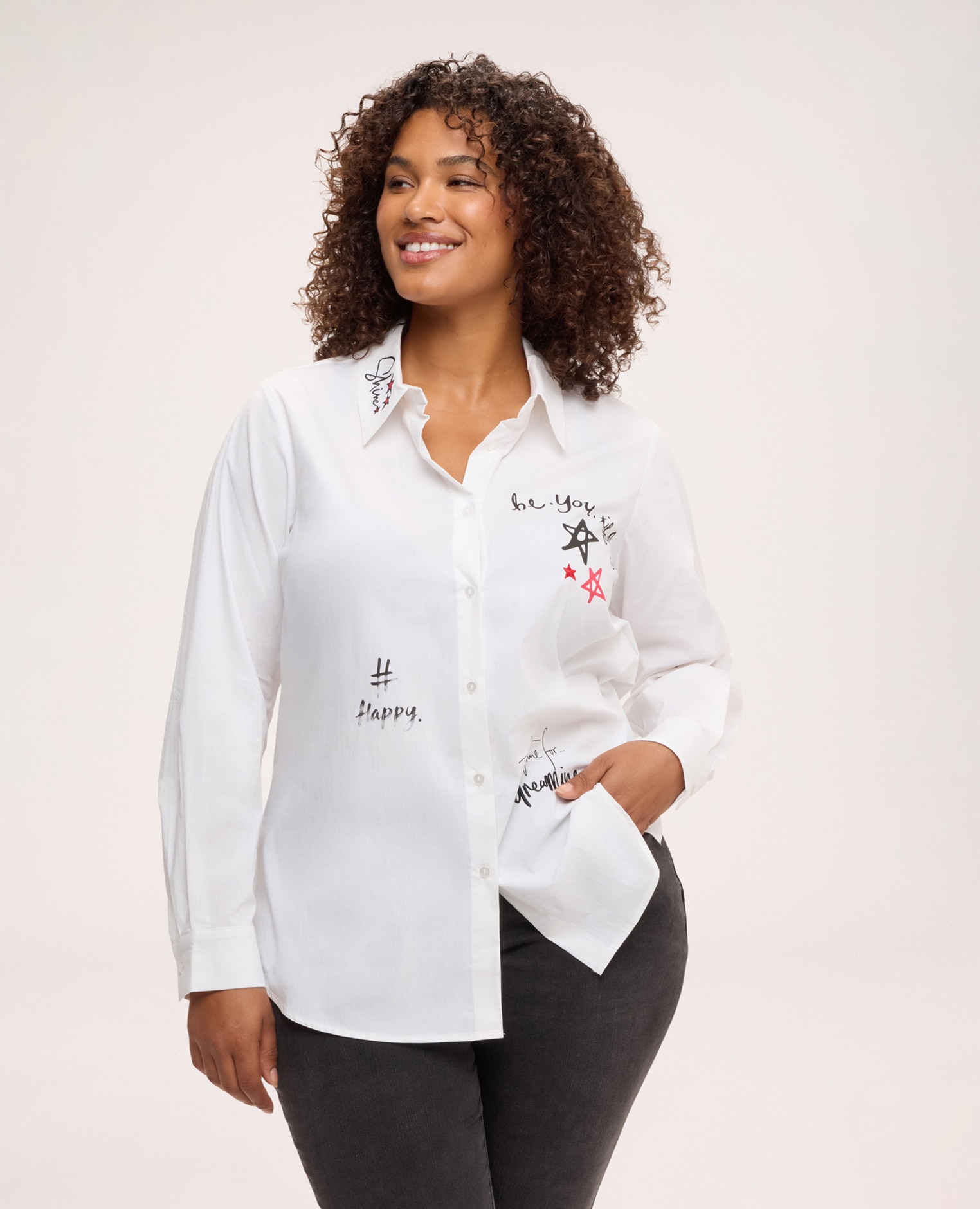 Imagen 0 de Camisa de mujer con estampado y bordados en popelín de algodón cuello con bordados mangas largas con puños y cierre con botones delante Blanco