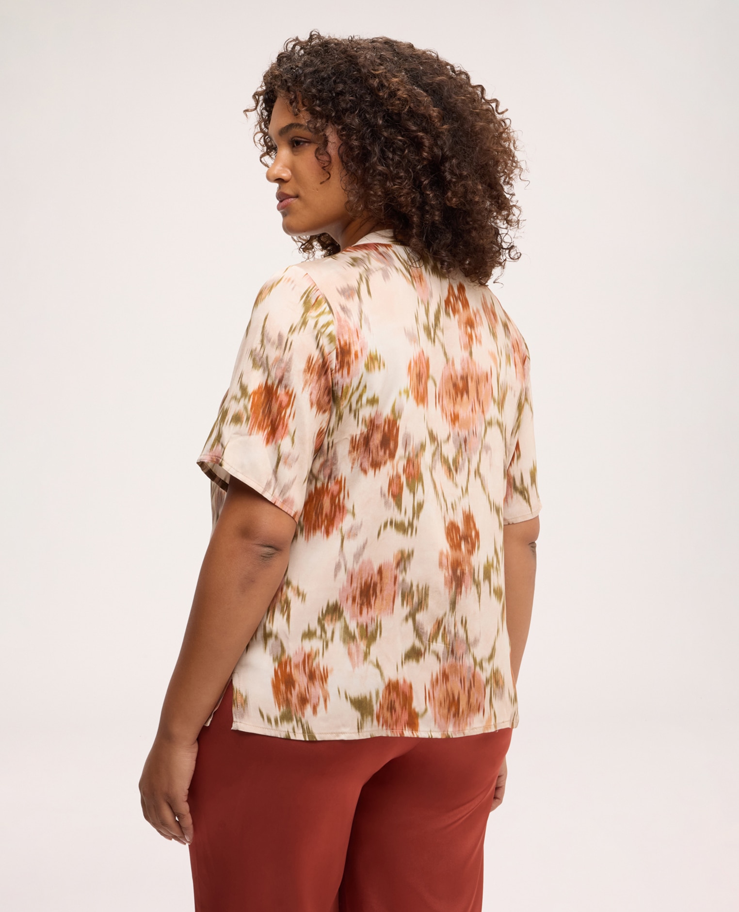 Blusa de mujer con estampado en raso de viscosa tejido ligero para una sensación agradable sobre la piel - Fiorella Rubino - Beige Beige-2