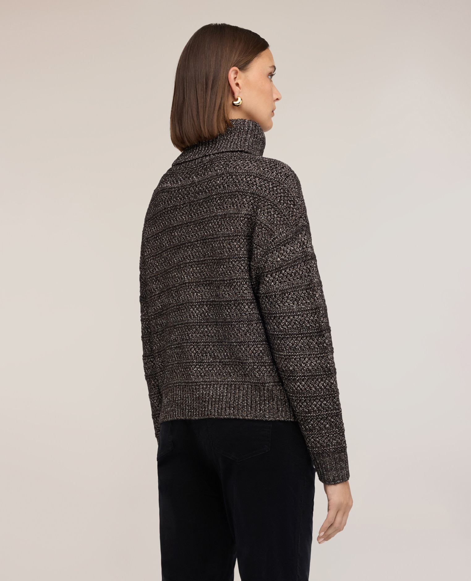 Jersey de mujer alto de punto grueso con hilo lúrex cuello alto mangas largas caídas - Motivi - Gris Gris-2
