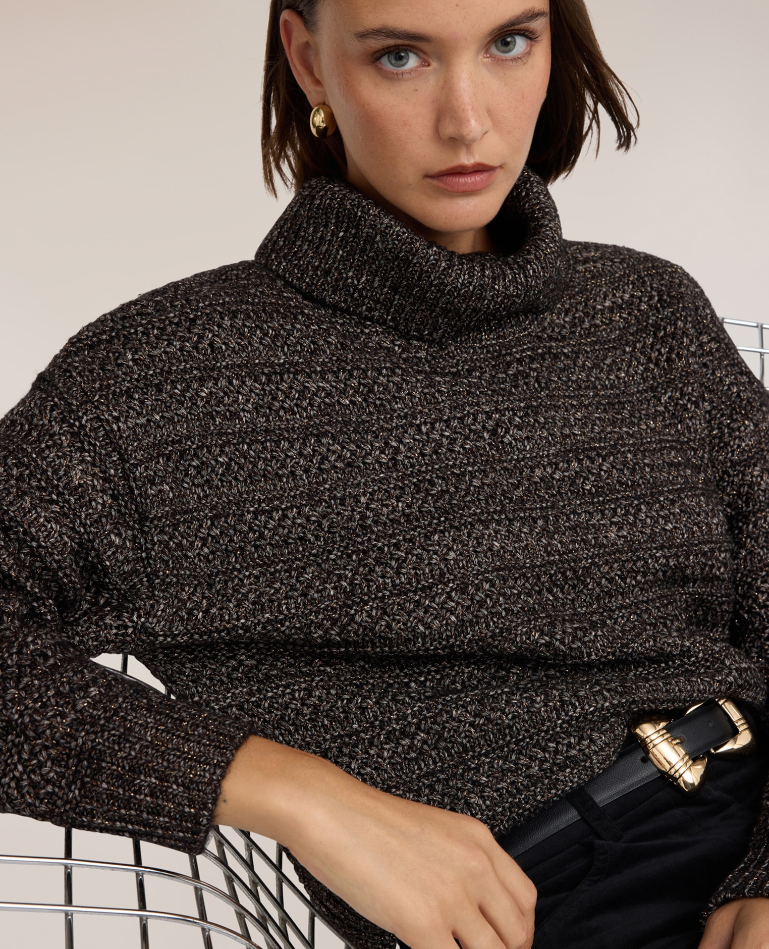Jersey de mujer alto de punto grueso con hilo lúrex cuello alto mangas largas caídas - Motivi - Gris Gris-4