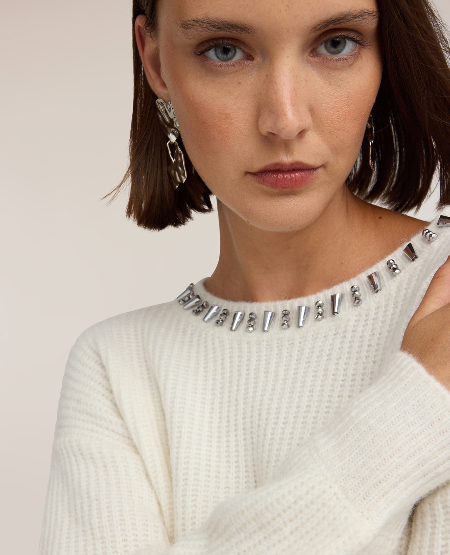 Jersey de mujer de canalé mezcla de alpaca con piedras cuello redondo con aplicaciones de piedras - Motivi - Blanco Blanco-4