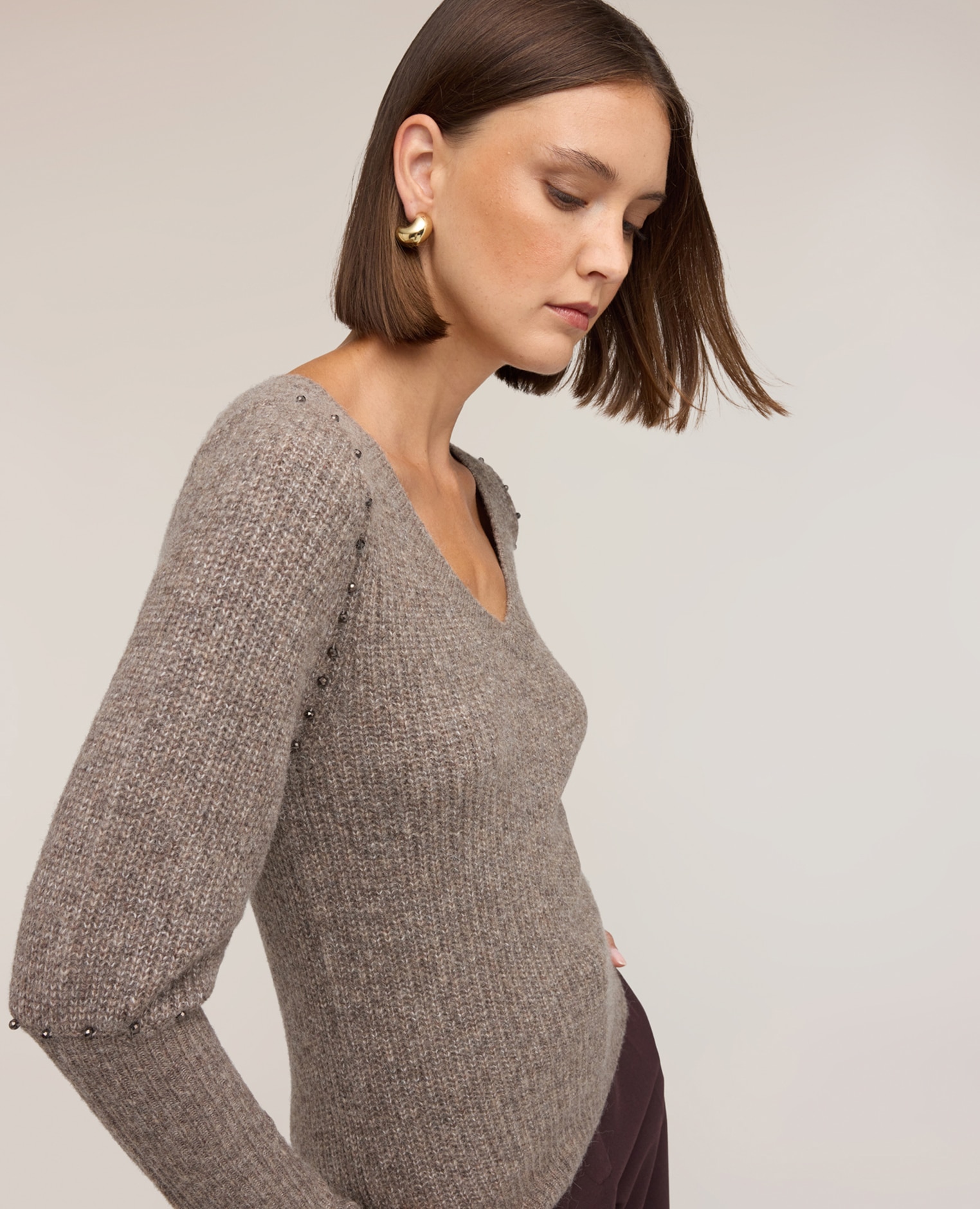 Jersey de mujer de mezcla de lana con mangas abullonadas y tachuelas ajuste regular largo medio - Motivi - Beige Beige-4