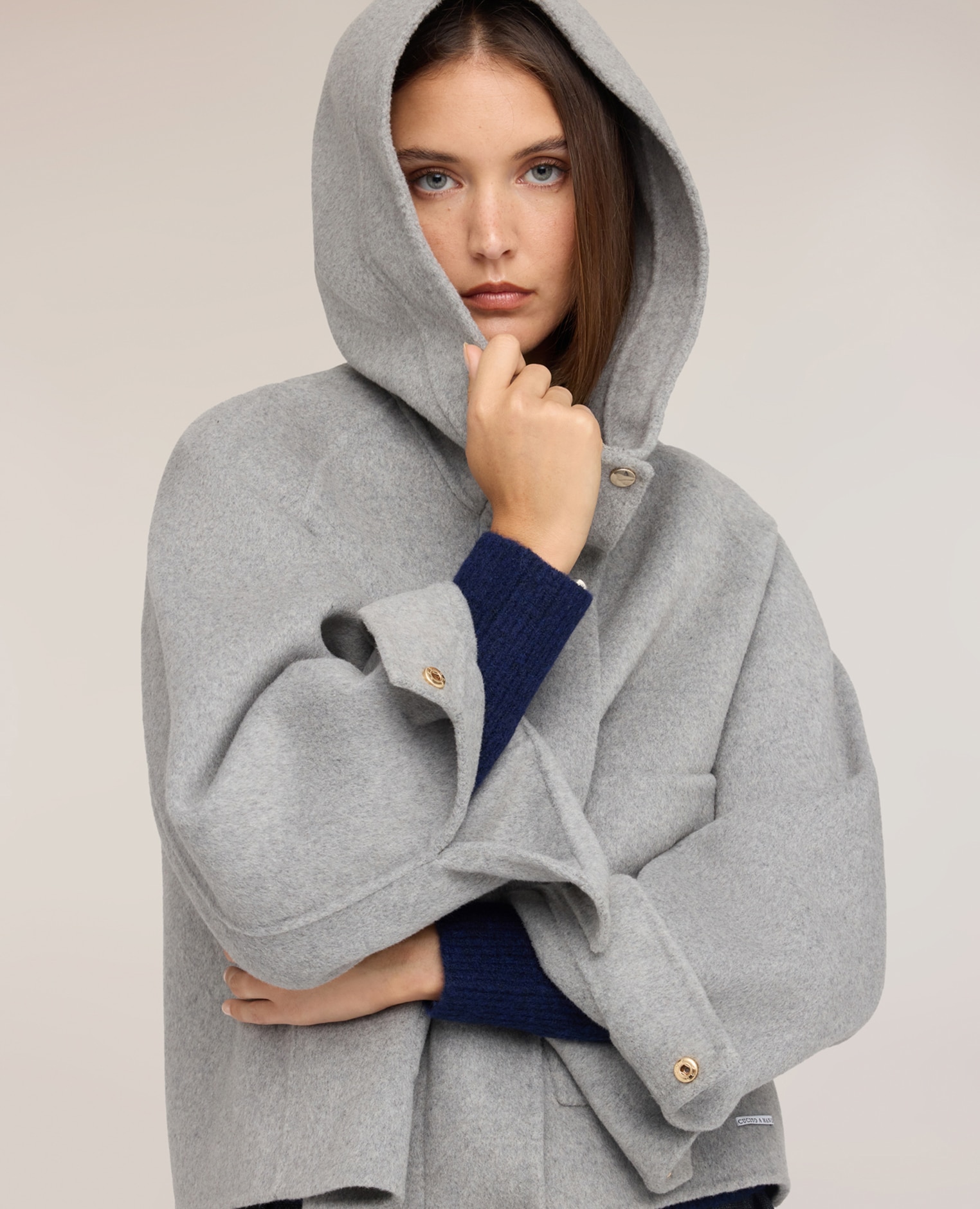 Chaqueta de mujer en paño de lana mixta con capucha capucha mangas largas raglán - Motivi - Gris Gris-4