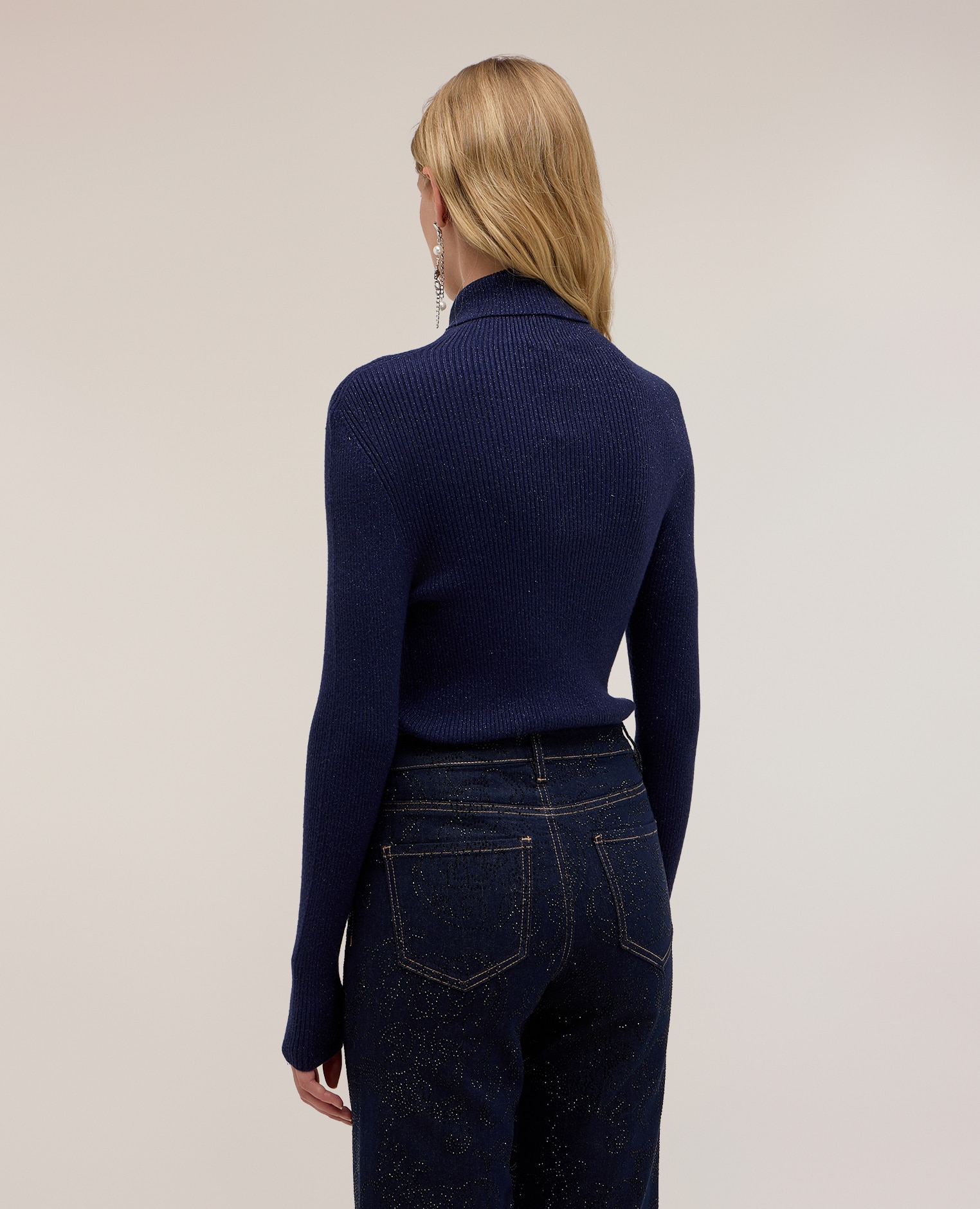 Imagen 2 de Jersey de mujer de cuello alto fino de canalé con lúrex ajuste entallado largo medio - Motivi - Azul Azul