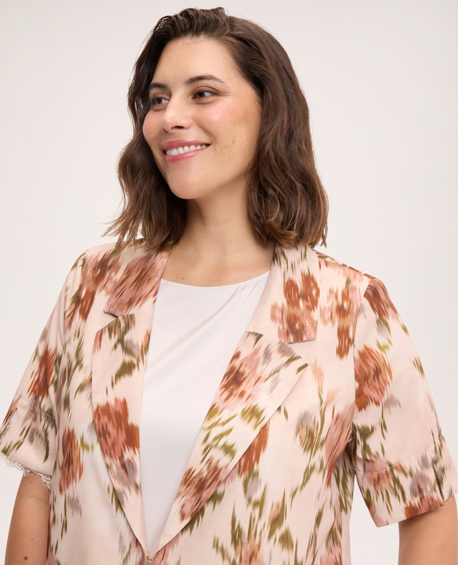 Chaqueta de mujer estampada mangas cortas y cierre de gancho pequeño - Fiorella Rubino - Beige Beige-4