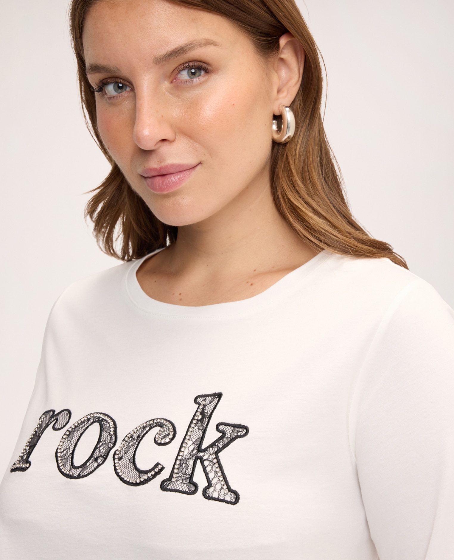 Camiseta de mujer de algodón con inscripción de encaje texto rock bordado en la parte delantera - Fiorella Rubino - Blanco Blanco-4