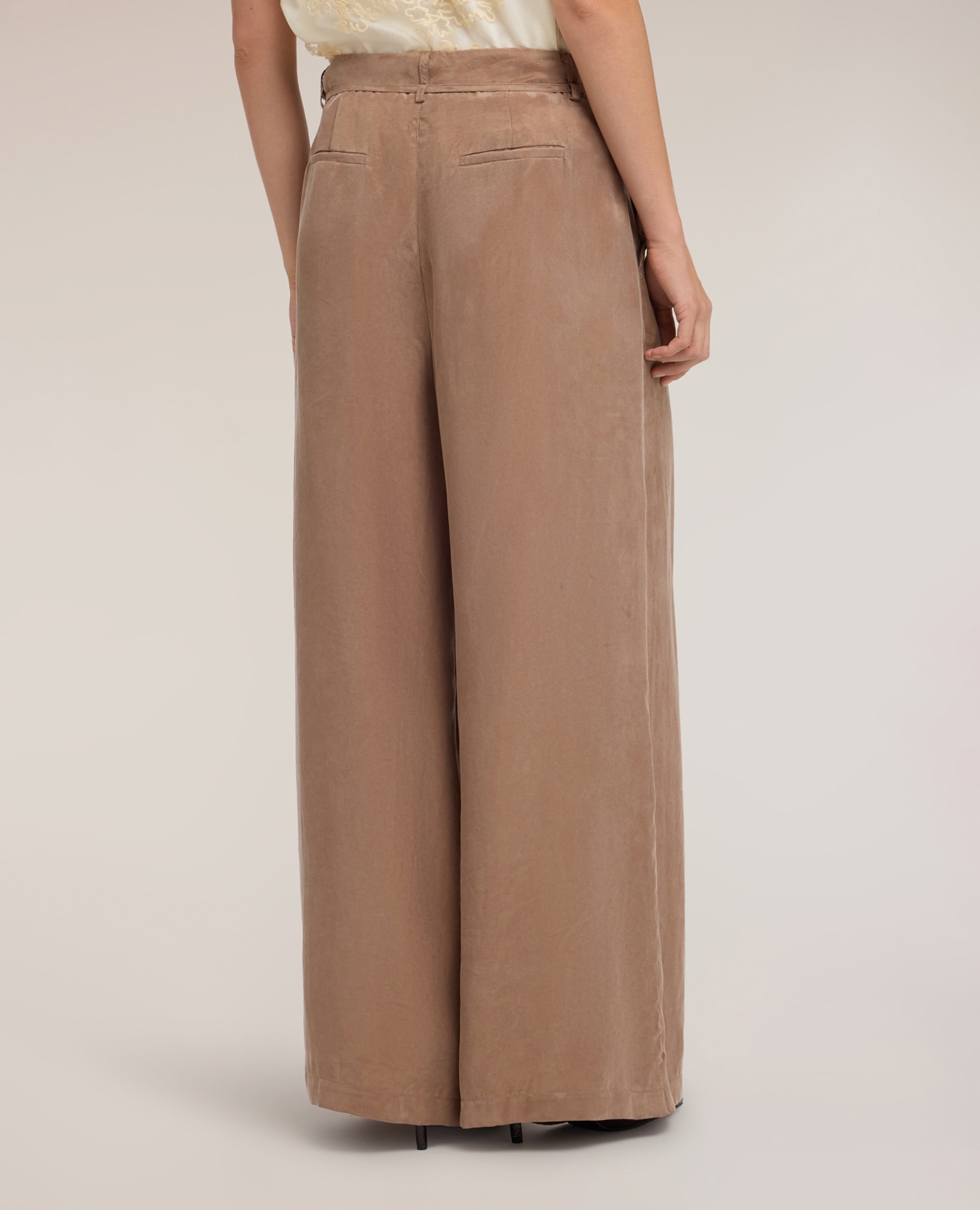 Pantalones de mujer palazzo con pliegues en lyocell ajuste ancho con pliegues frontales cierre con botón y cremallera - Motivi - Verde militar Verde militar-2