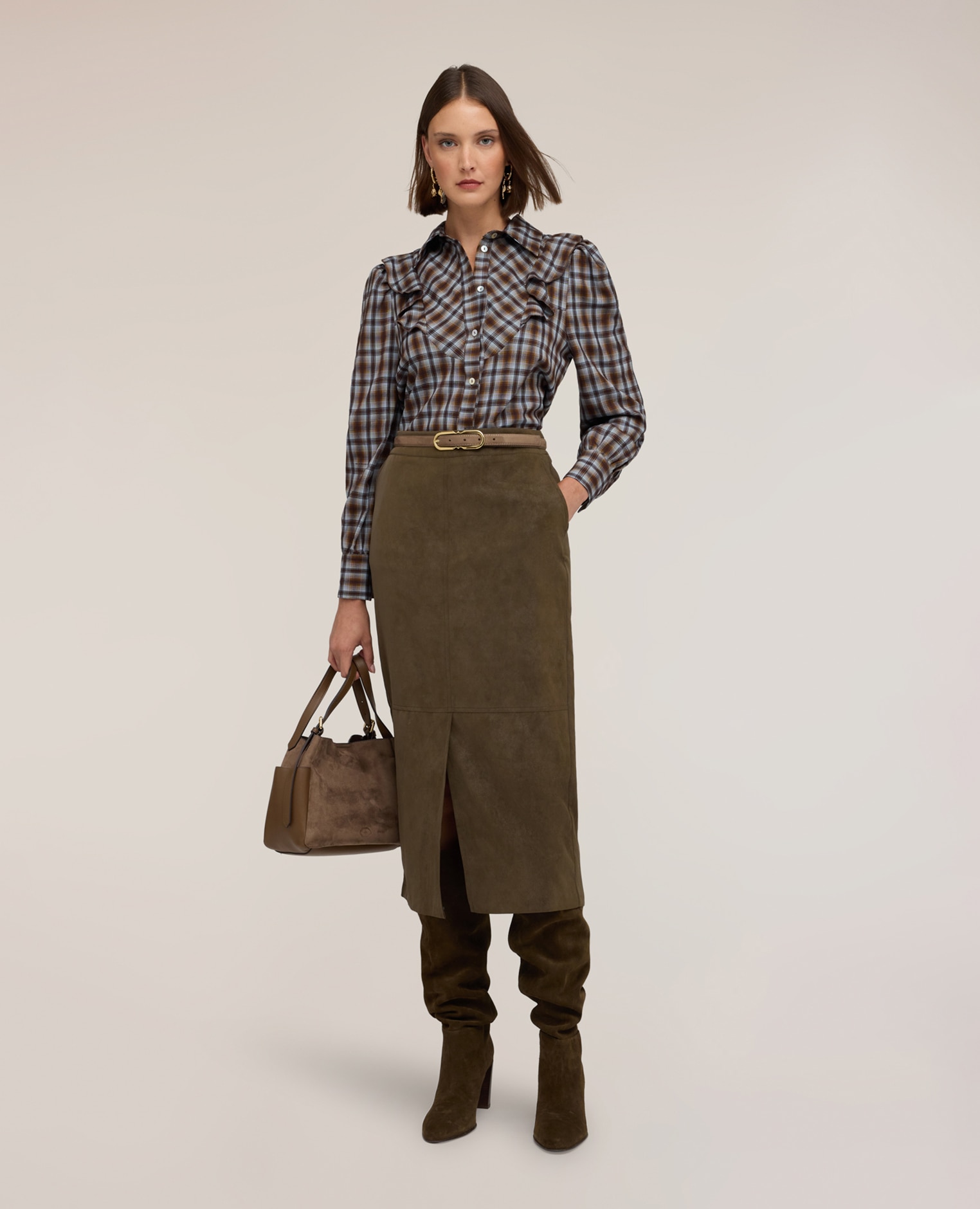Imagen 3 de Camisa de mujer de estampado de cuadros con volantes abotonadura frontal con botones visibles y cuello clásico - Motivi - Marrón Marrón