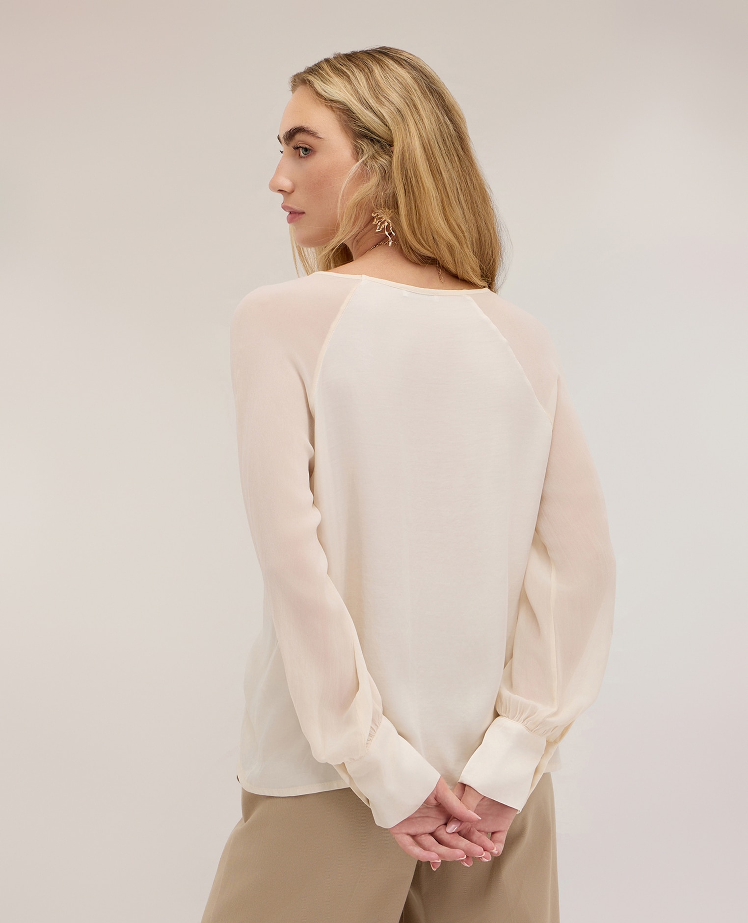Blusa de mujer con mangas raglán semitransparentes ajuste suave con cuello redondo - Motivi - Blanco Blanco-2