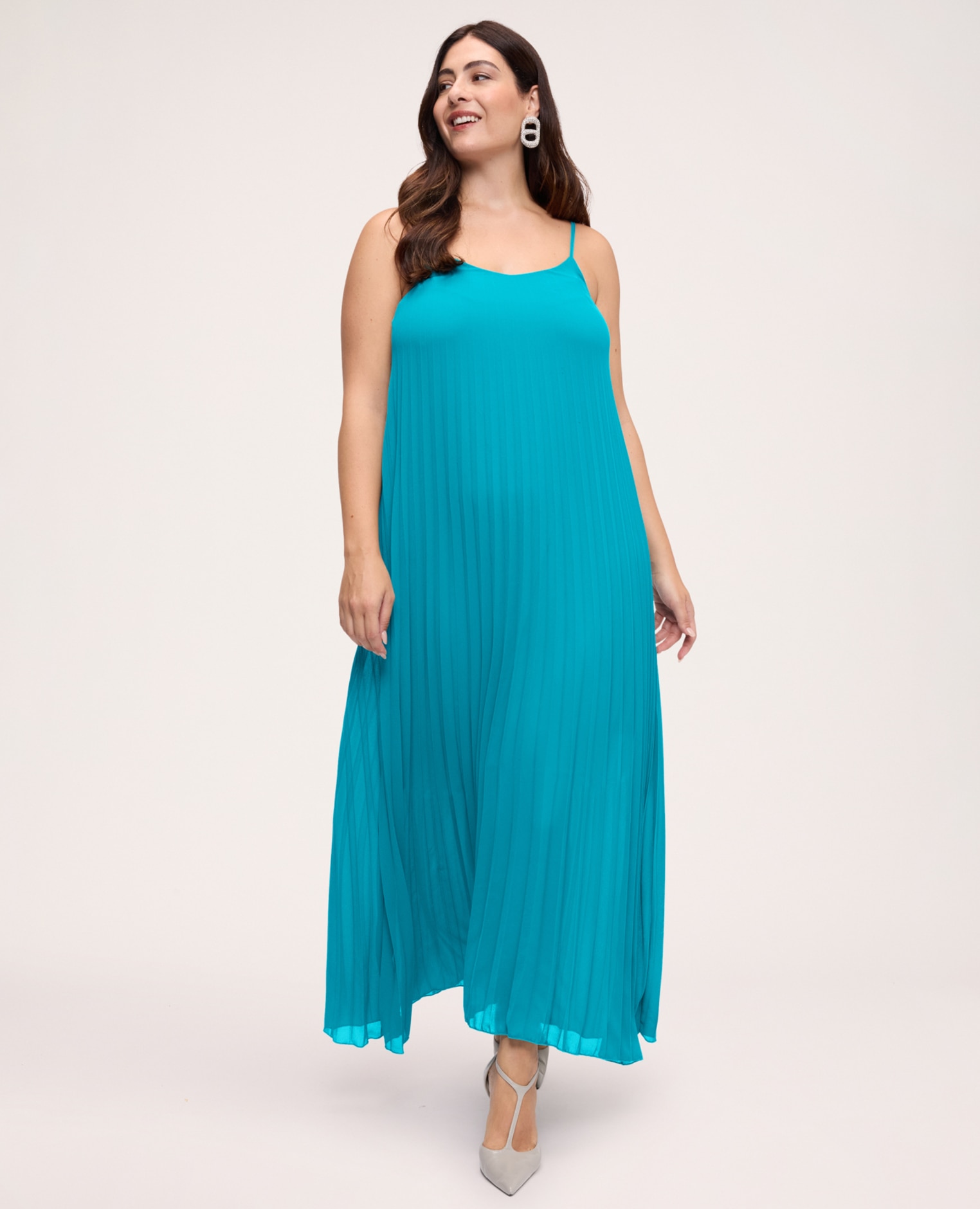 Vestido largo de georgette plisado confección plisada degradada y forro a juego - Fiorella Rubino - Azul claro Azul claro-1