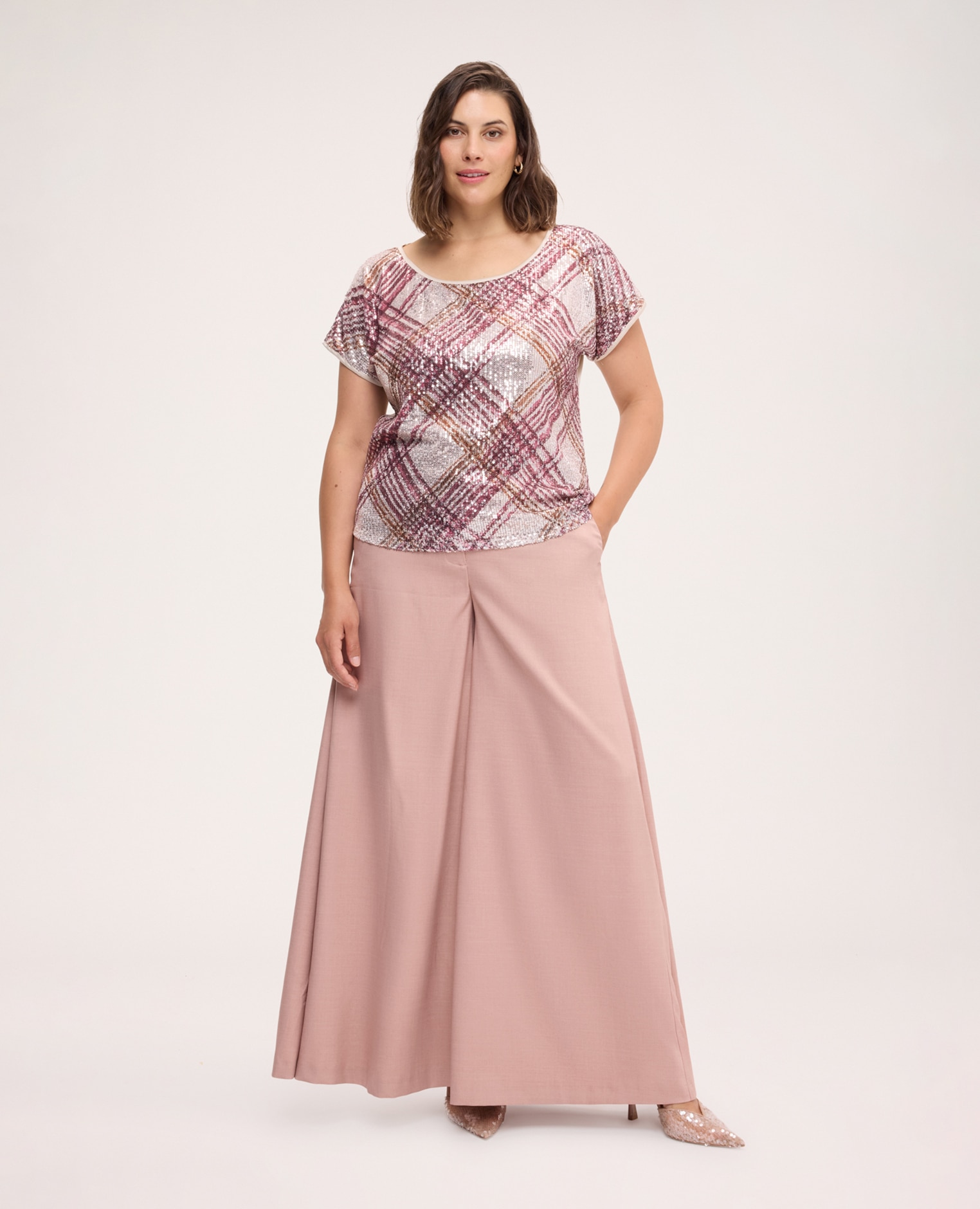 Blusa de mujer con bordado a cuadros de dos materiales que combina la textura brillante de las lentejuelas con una parte trasera de satén - Fiorella Rubino - Rosa Rosa-3