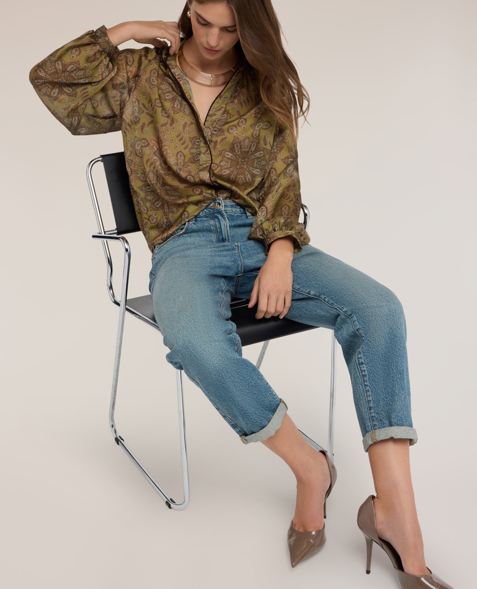 Blusa de mujer de satén con estampado y mangas abullonadas ajuste oversize cierre frontal con botones - Motivi - Verde militar Verde militar-4