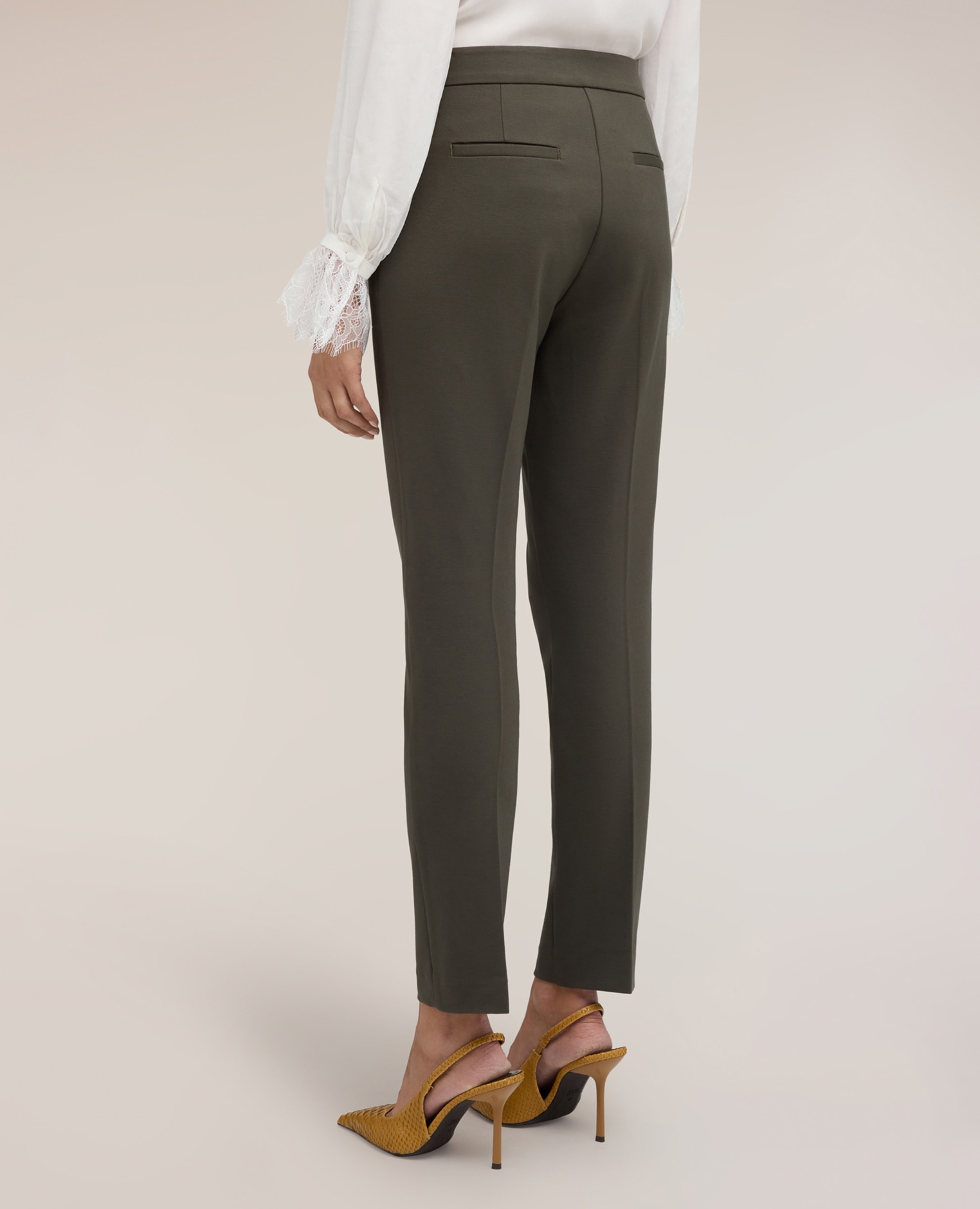 Pantalones de mujer slim fit en punto milano bolsillos laterales insertados en las caderas costuras visibles en la parte delantera - Motivi - Verde militar Verde militar-2