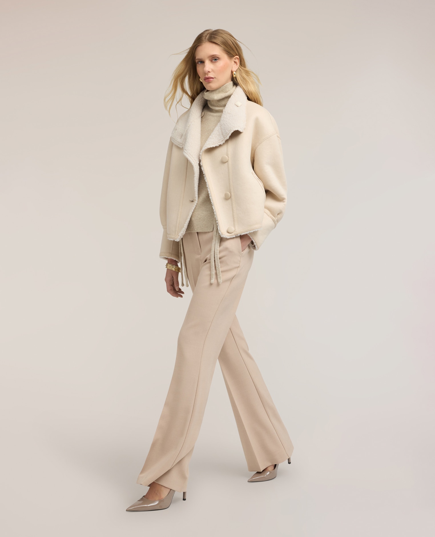 Imagen 1 de Pantalones de mujer flare con pinza marcada talle alto cierre frontal con corchete y cremallera - Motivi - Blanco Blanco