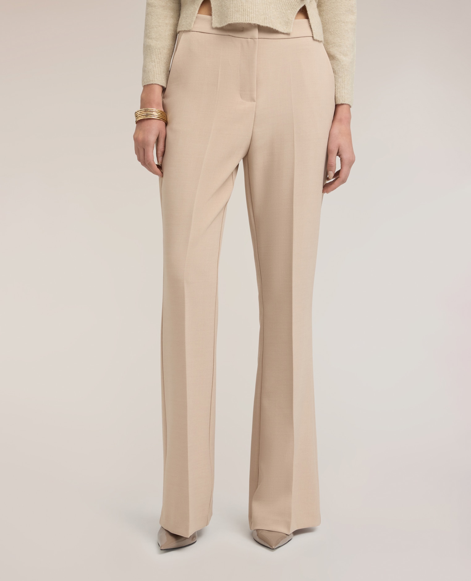 Imagen 3 de Pantalones de mujer flare con pinza marcada talle alto cierre frontal con corchete y cremallera - Motivi - Blanco Blanco