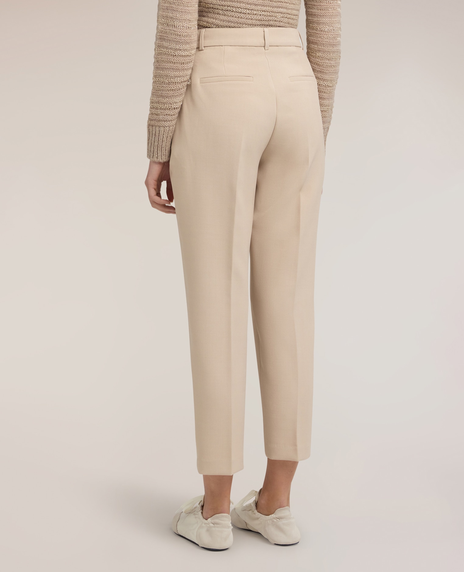 Imagen 2 de Pantalones de mujer regulares con pliegue planchado cierre frontal con gancho y cremallera trabillas en la cintura - Motivi - Beige Beige