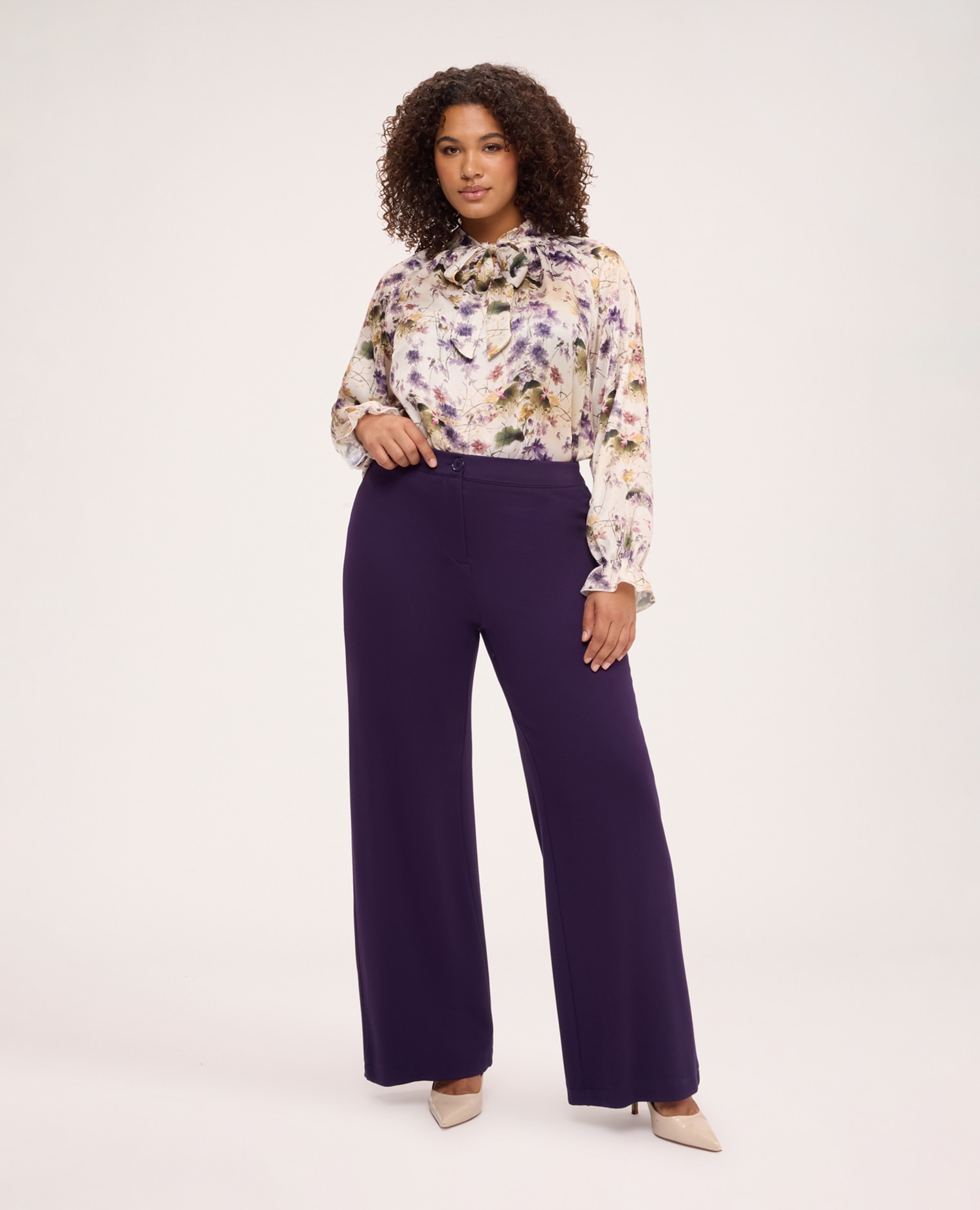 Blusa de mujer de satén con estampado floral y lazo tejido suave y agradable al tacto - Fiorella Rubino - Beige Beige-3