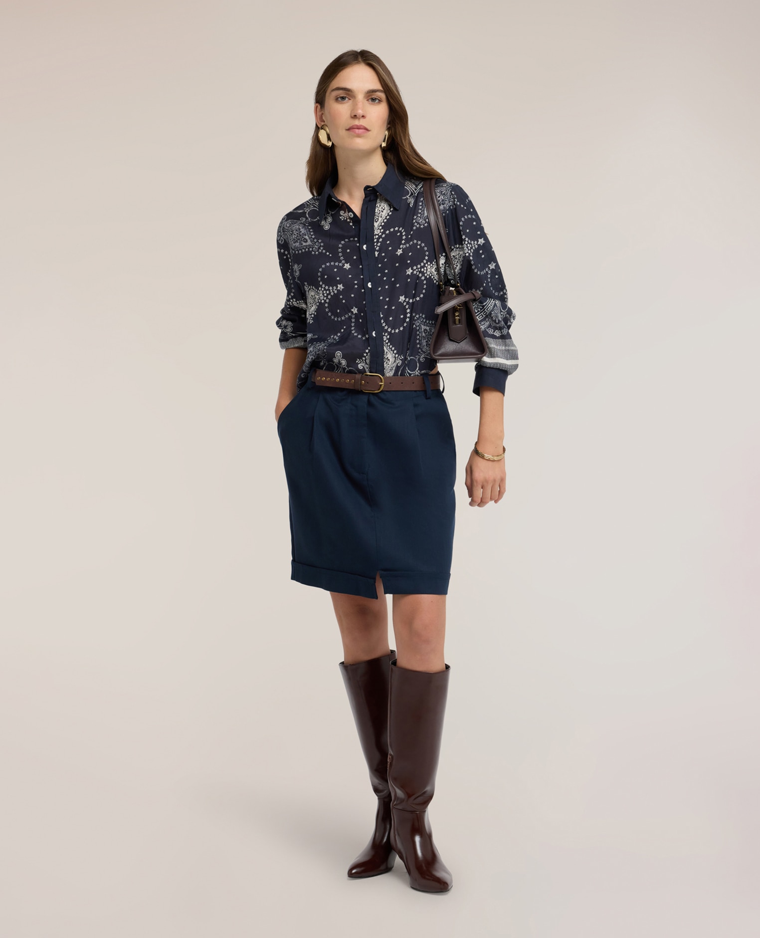 Camisa de mujer de muselina con estampado ajuste regular con abertura en el centro trasero apertura frontal con botones - Motivi - Azul Azul-3