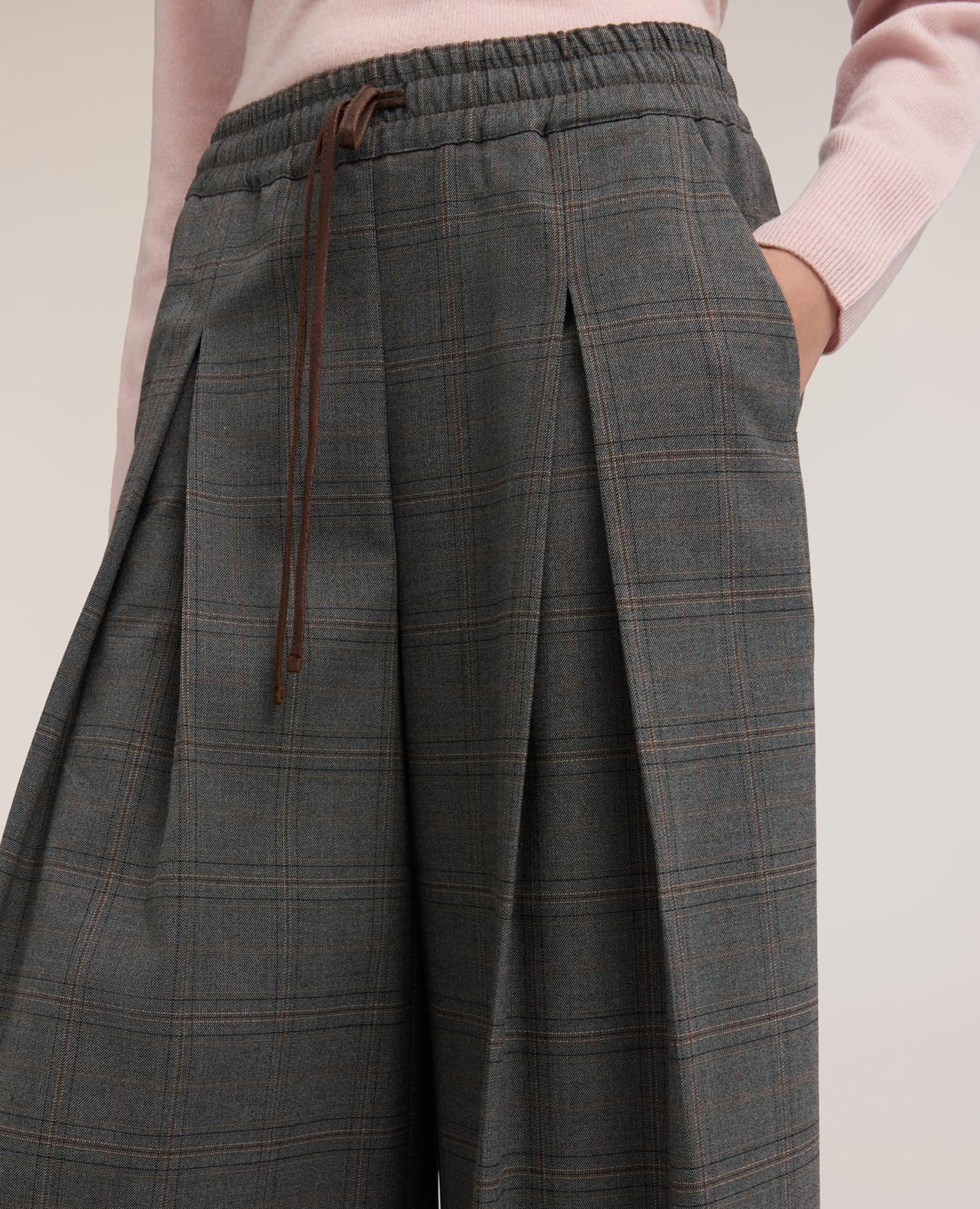 Imagen 4 de Pantalones de mujer palazzo estampado check corte regular cintura elástica con cordón - Motivi - Gris Gris