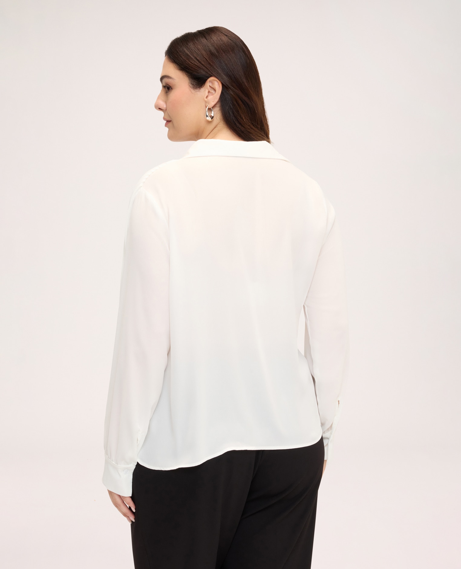Imagen 2 de Camisa de mujer plisada en georgette plisado vertical en la parte delantera y georgette fresco y ligero - Fiorella Rubino - Blanco Blanco