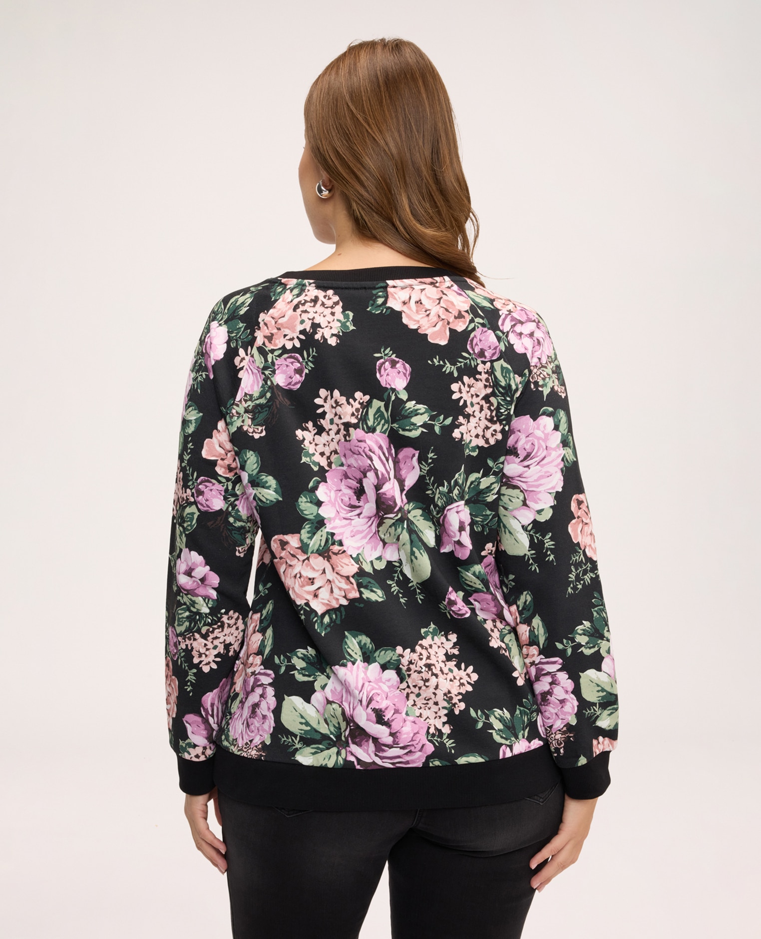 Imagen 2 de Sudadera de mujer con cuello redondo y estampado floral acabados de canalé en el cuello los puños y el bajo - Fiorella Rubino - Negro Negro