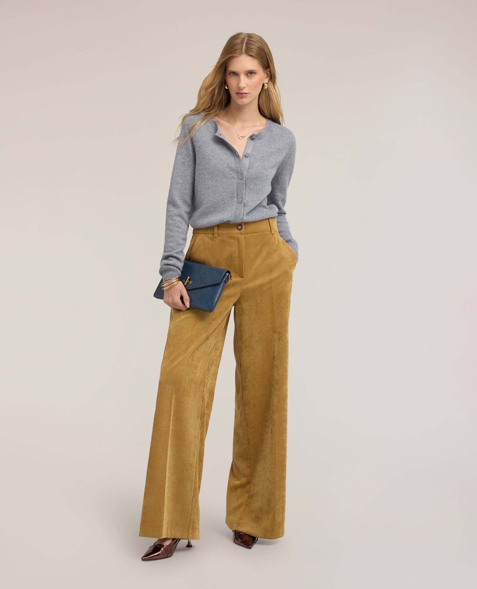 Imagen 1 de Pantalones de mujer palazzo de pana ajuste ancho cierre frontal con botón y cremallera - Motivi - Amarillo Amarillo