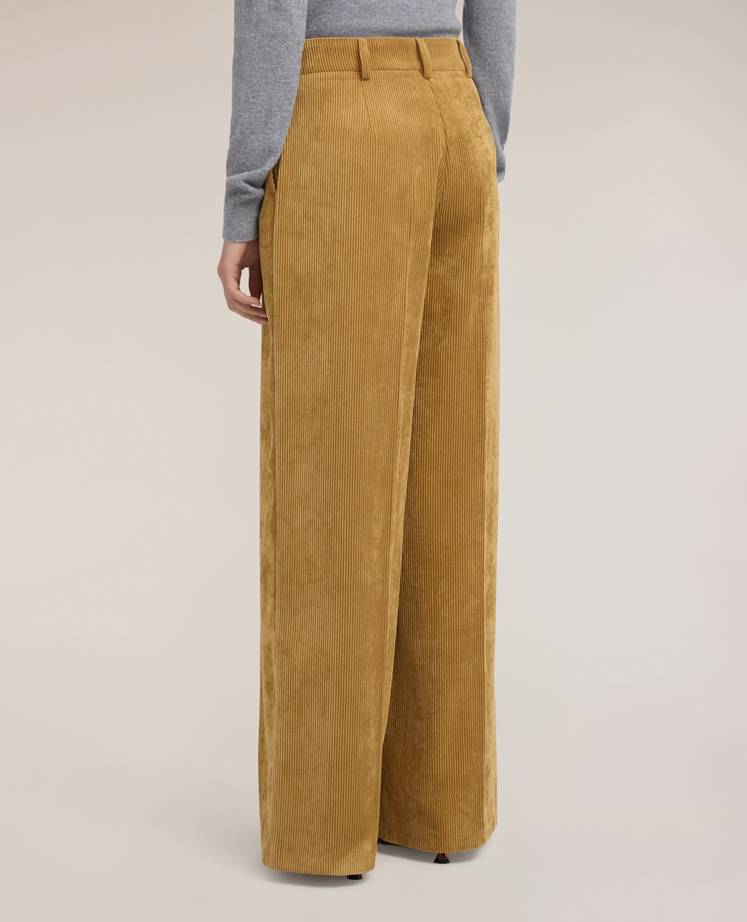 Imagen 2 de Pantalones de mujer palazzo de pana ajuste ancho cierre frontal con botón y cremallera - Motivi - Amarillo Amarillo