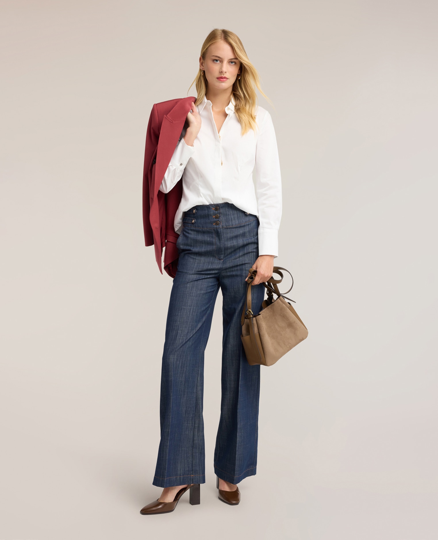 Jeans de mujer palazzo de denim de talle alto con pliegue talle alto con detalle de hebillas y botones metálicos apertura frontal con tres botones y cremallera - Motivi - Azul Azul-1