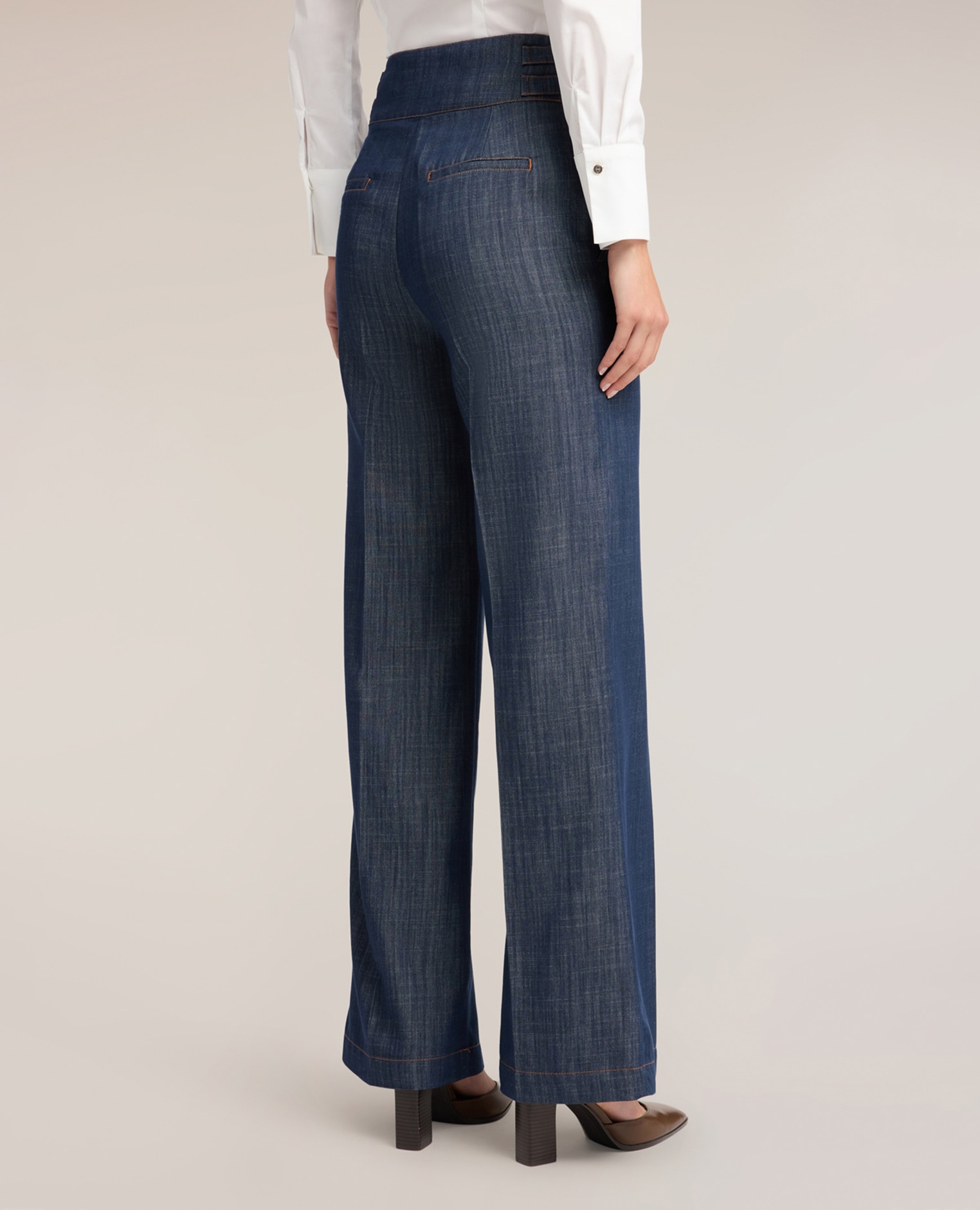 Jeans de mujer palazzo de denim de talle alto con pliegue talle alto con detalle de hebillas y botones metálicos apertura frontal con tres botones y cremallera - Motivi - Azul Azul-2