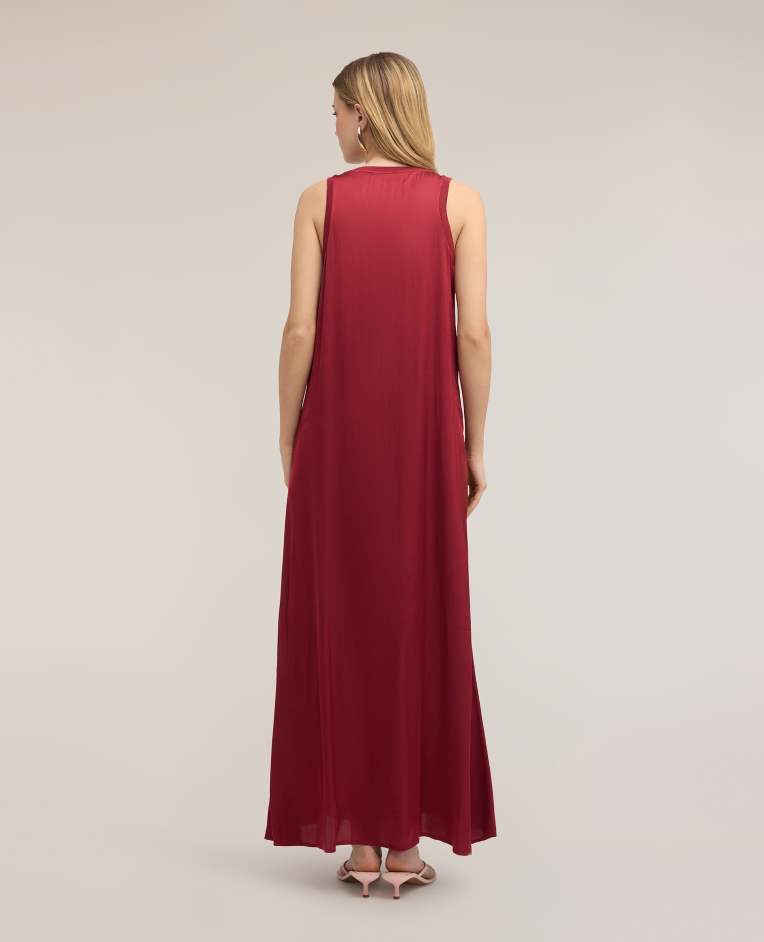 Vestido oversize en raso de viscosa escote redondo profundo - Motivi - Burdeos Burdeos-2
