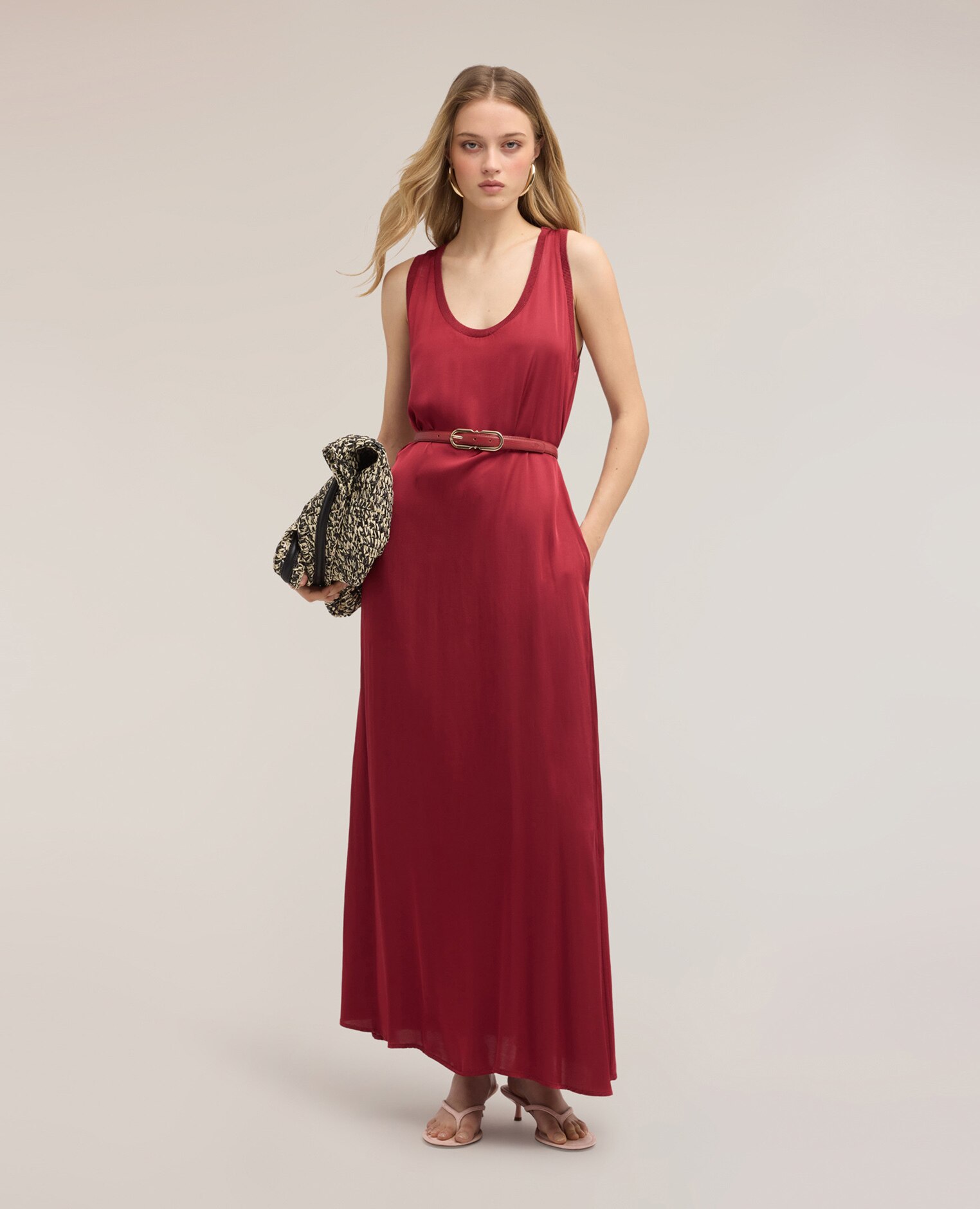 Vestido oversize en raso de viscosa escote redondo profundo - Motivi - Burdeos Burdeos-3