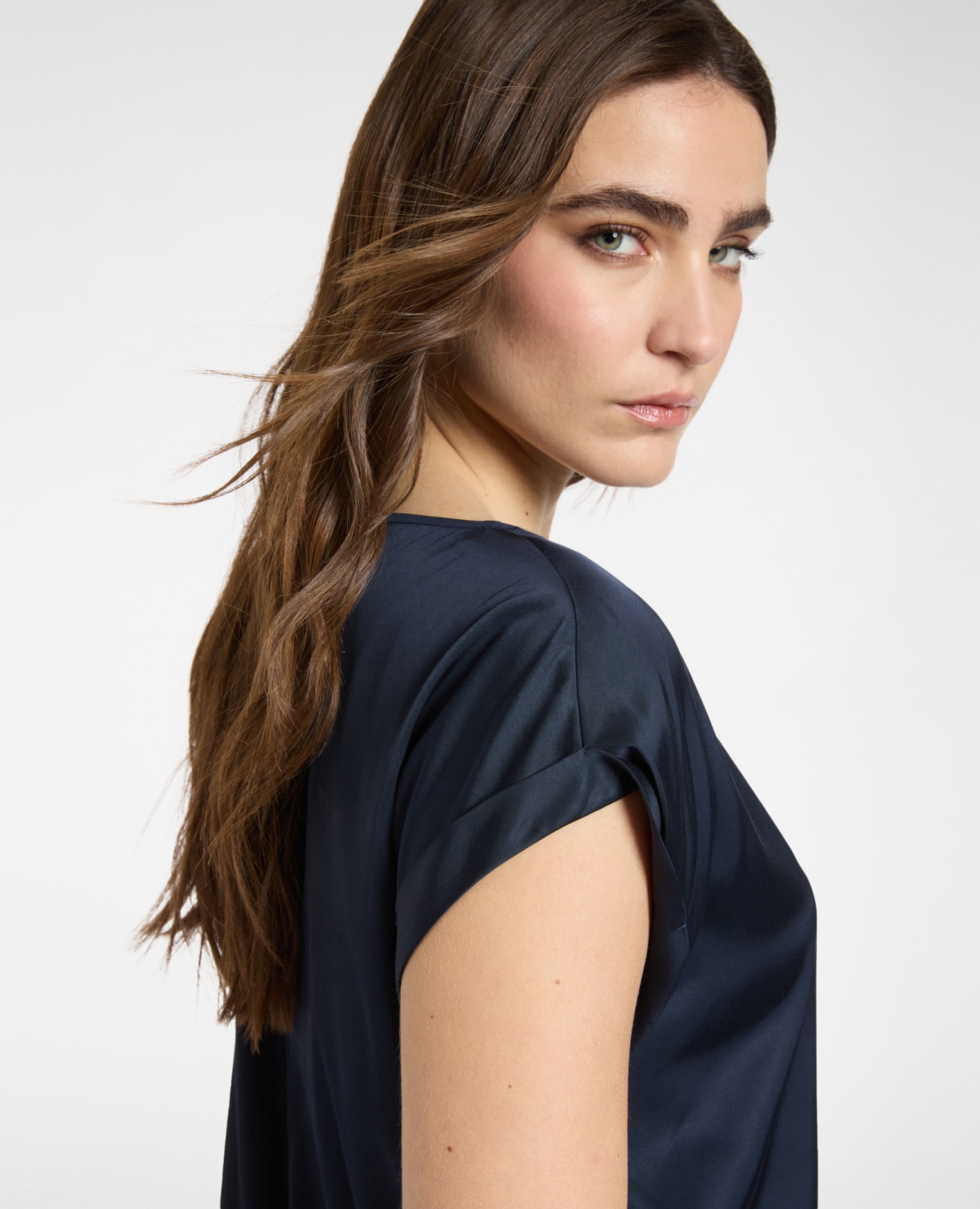 Imagen 4 de Blusa de mujer de satén ajuste regular con línea recta - Elena Miró - Azul Azul