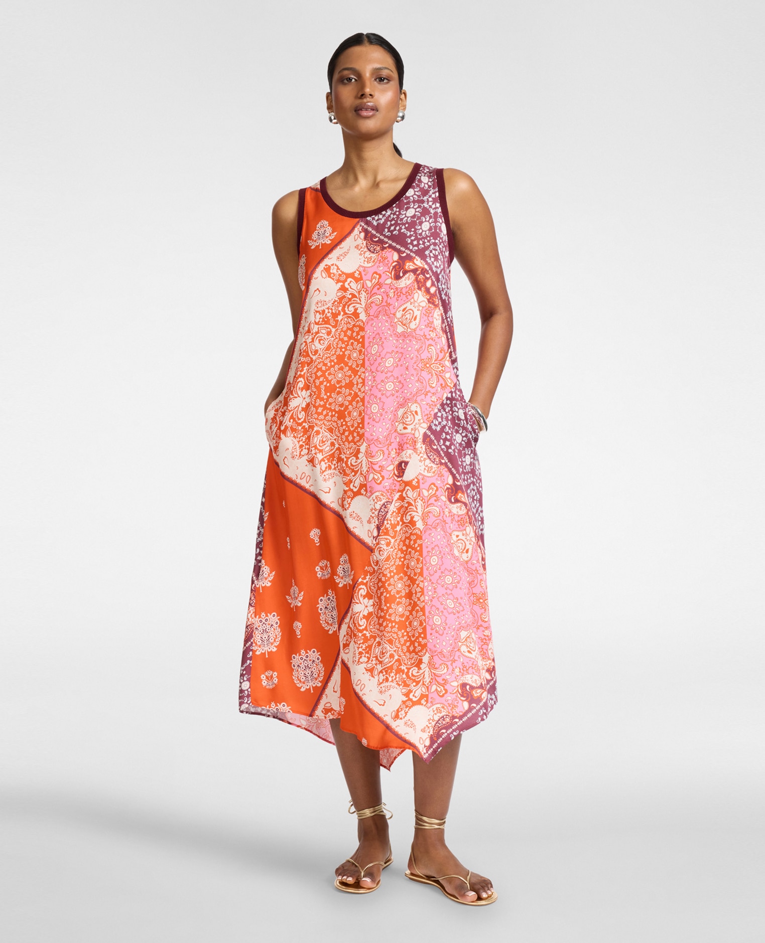 Elena Miró - Vestido largo estampado en viscosa largo midi con dobladillo asimétrico.