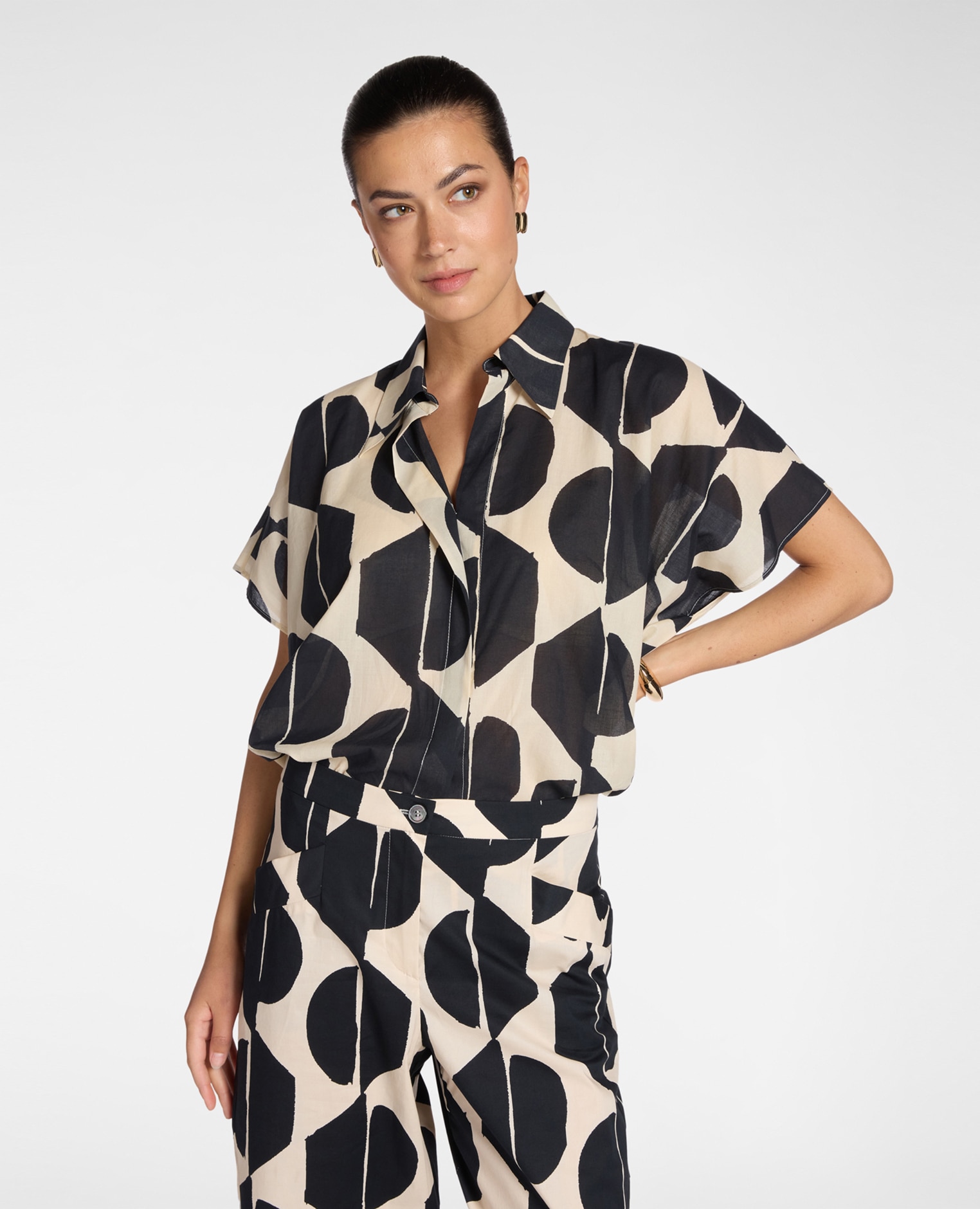 Elena Miró - Camisa de mujer en muselina de algodón estampada ajuste ligeramente oversize.