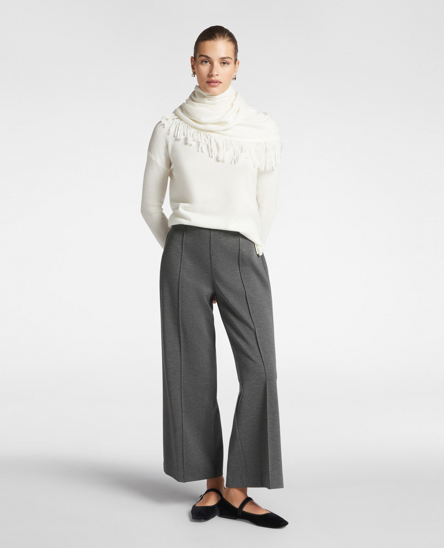 Pantalon de mujer cropped de punto con cintura elastica