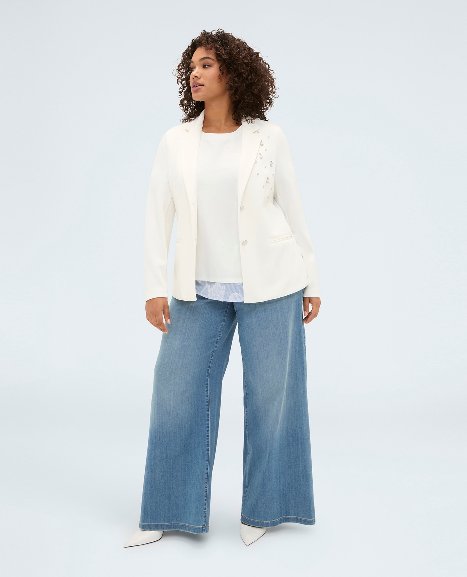 Blazer de mujer en scuba con aplicaciones de cristal aplicaciones decorativas en la parte delantera y bolsillos frontales - Fiorella Rubino - Blanco Blanco-3