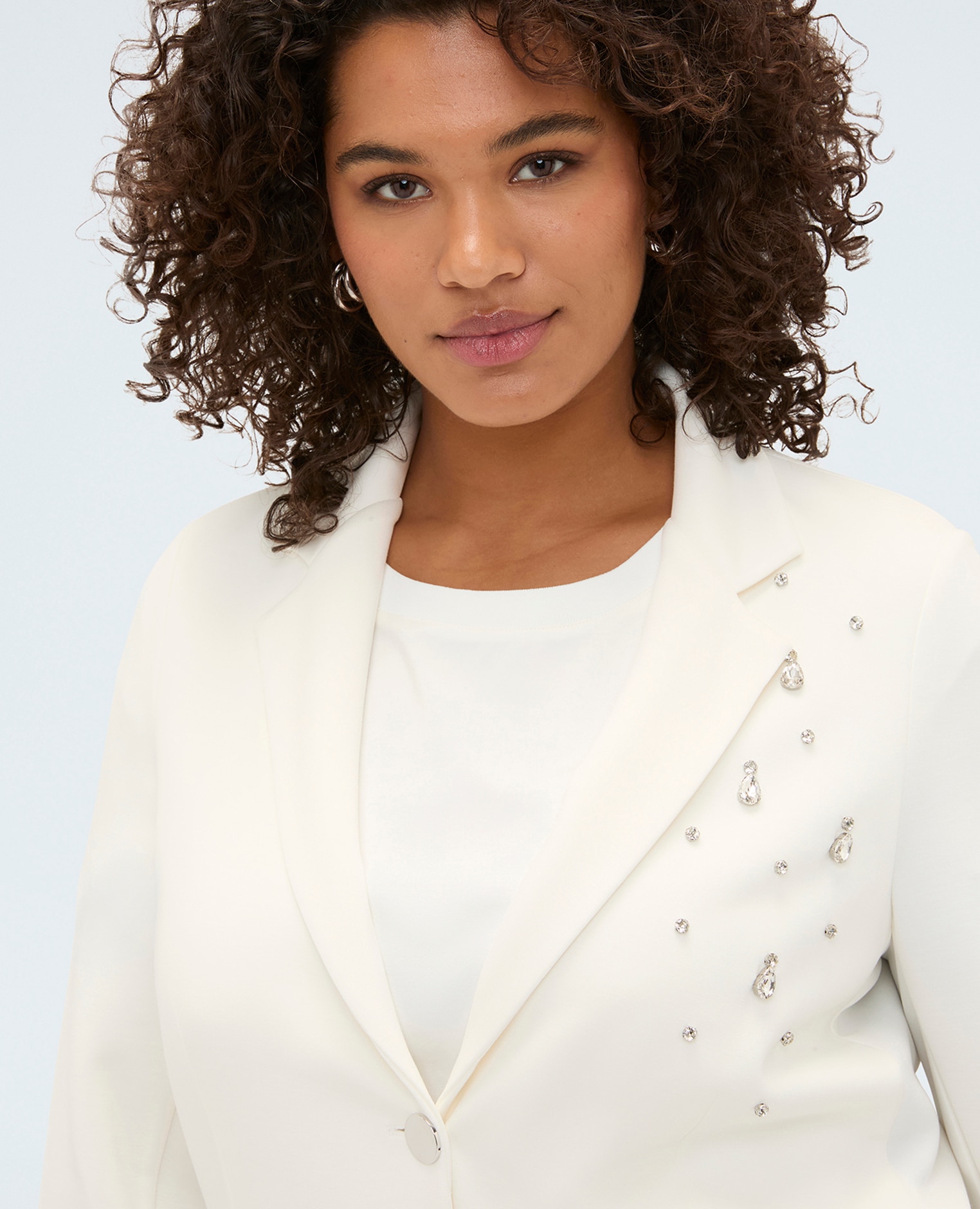 Blazer de mujer en scuba con aplicaciones de cristal aplicaciones decorativas en la parte delantera y bolsillos frontales - Fiorella Rubino - Blanco Blanco-4
