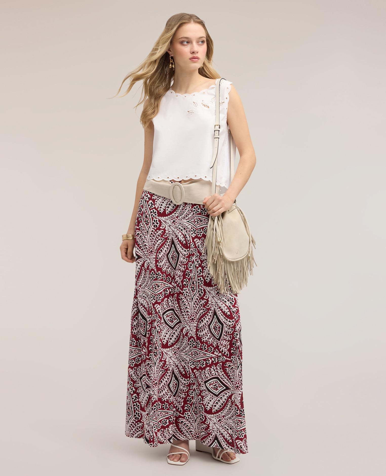Top de mujer crop con bordado calado y bordes festoneados ajuste regular largo crop - Motivi - Blanco Blanco-3