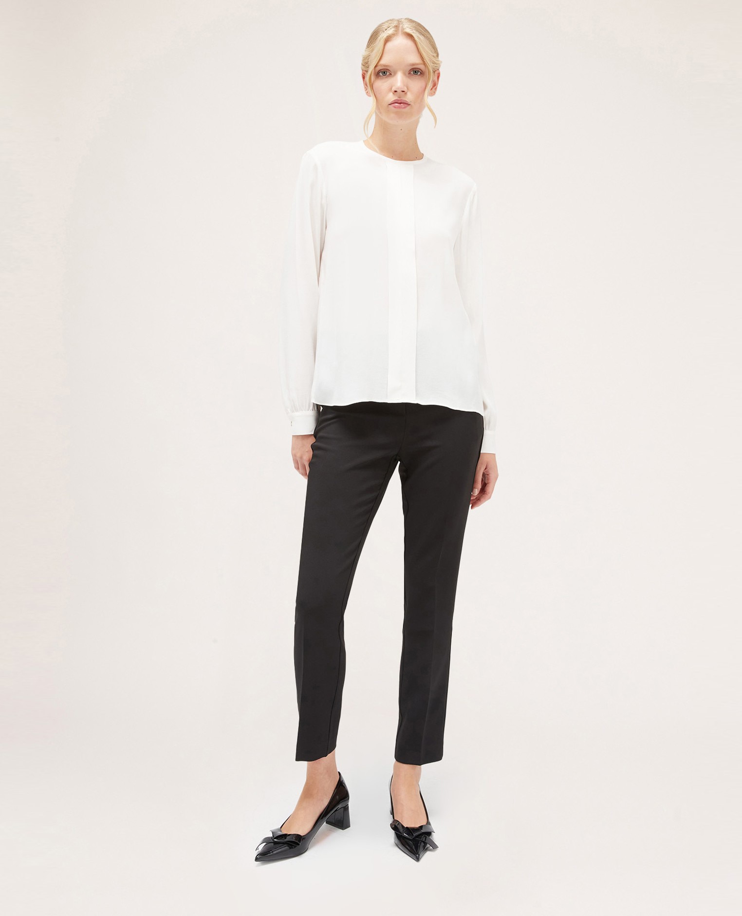 Blusa de mujer vaporosa con pliegue