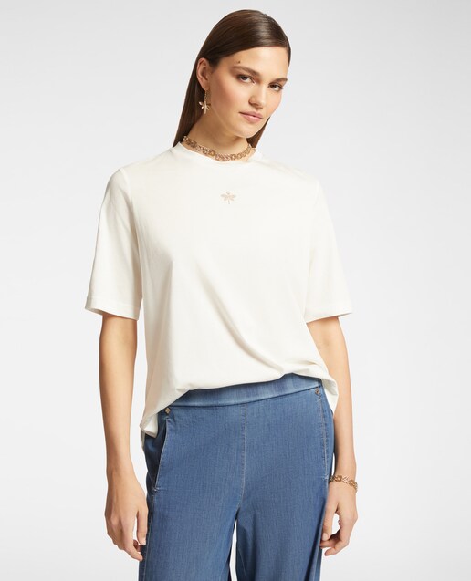 Imagen 0 de Camiseta de mujer con libélula pequeña de pedrería