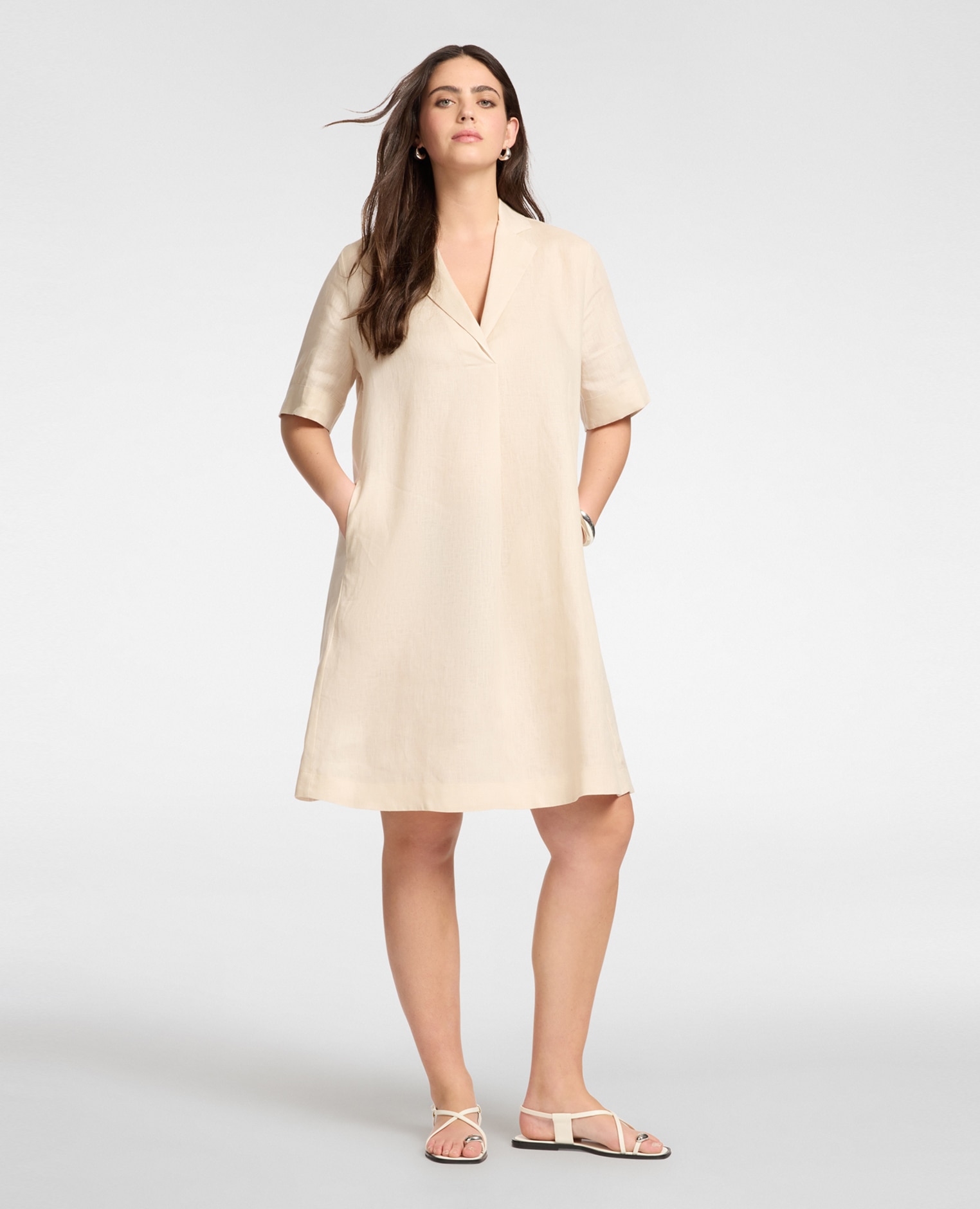 Elena Miró - Vestido camisero de lino manga corta largo largo sin cierre.