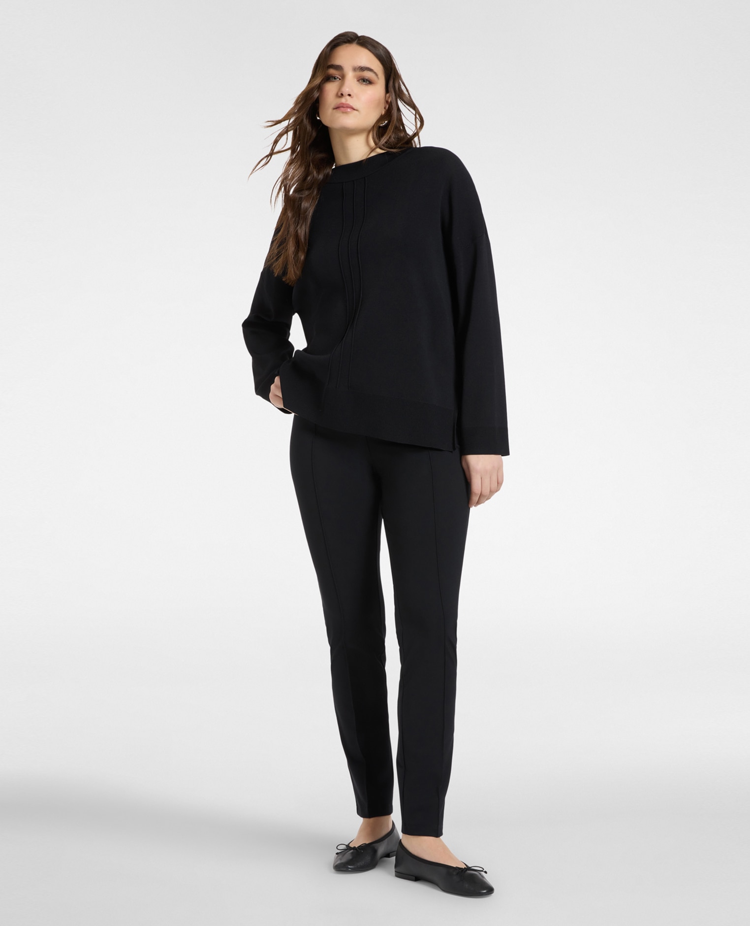 Imagen 2 de Pantalones de mujer slim fit en punto milanés con cintura elástica es un modelo deportivo chic versátil y ecléctico - Elena Miró - Negro Negro