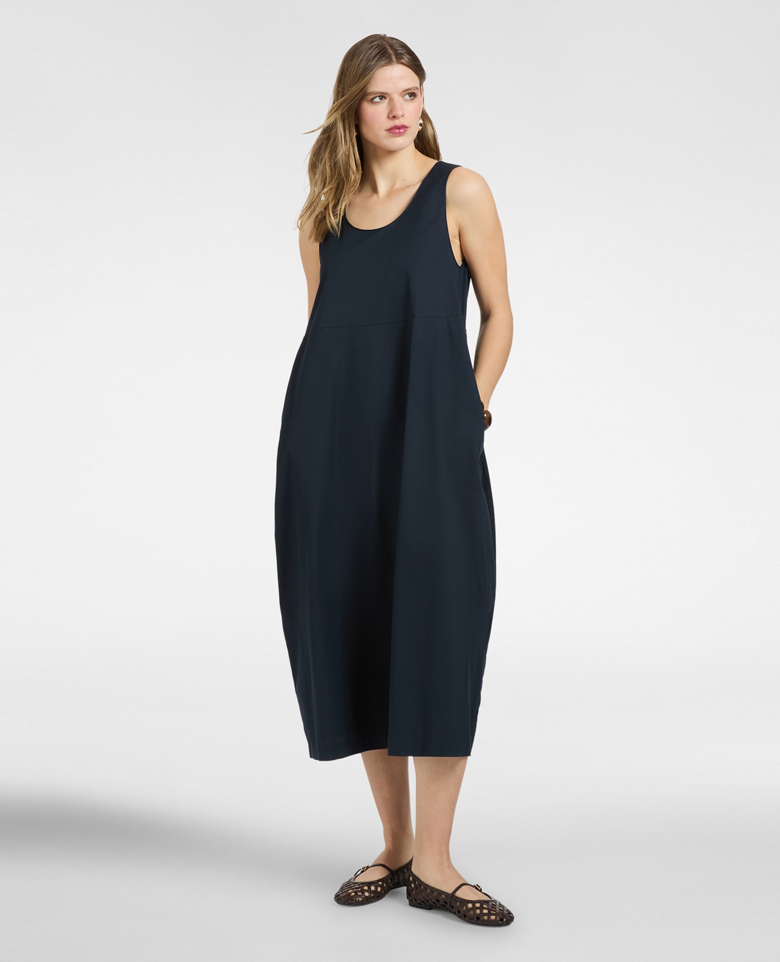 Elena Miró - Vestido barrel en popelín línea barrel con ajuste amplio y cómodo.