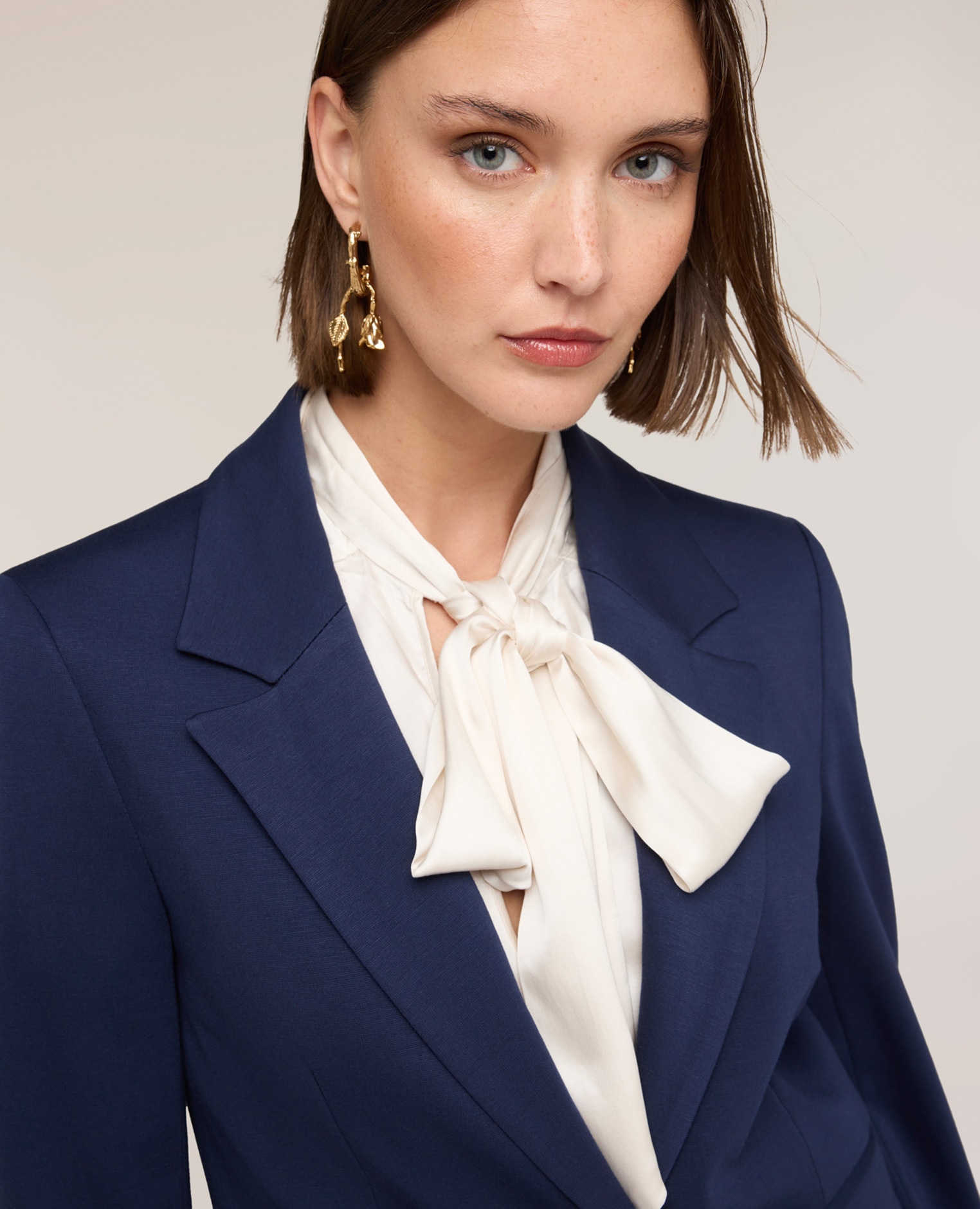 Chaqueta de mujer blazer de una botonadura en punto milano apertura frontal con cuello de solapa y botón - Motivi - Azul Azul-4