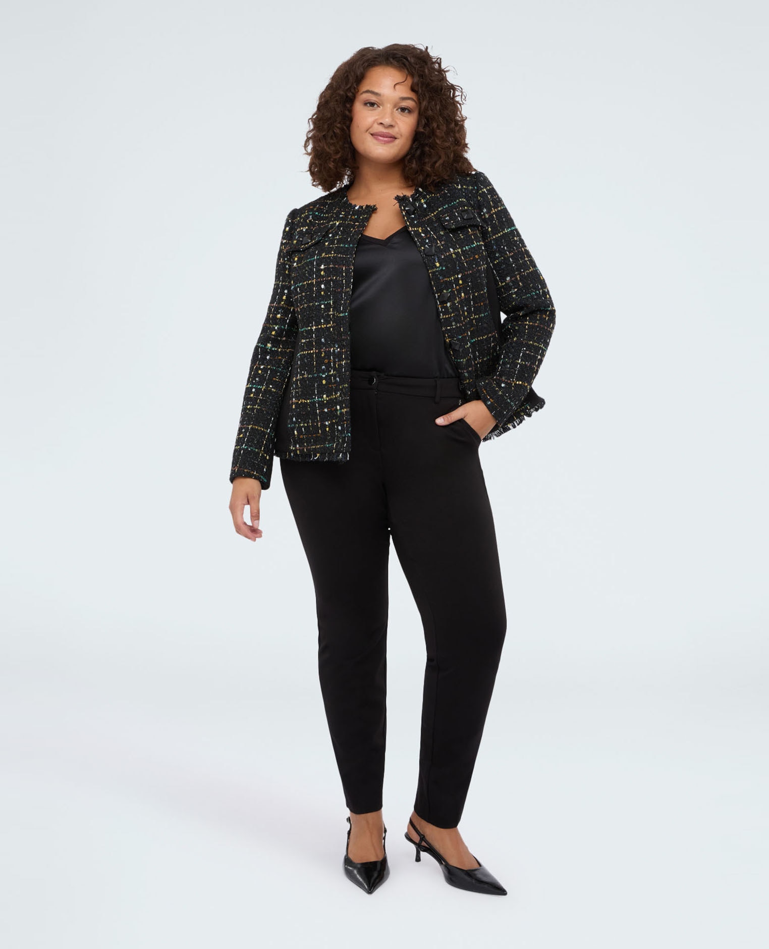 Camiseta de mujer bimatérica con escote en v y mangas largas en satén por delante y jersey por detrás para un ajuste extra cómodo - Fiorella Rubino - Negro Negro-3